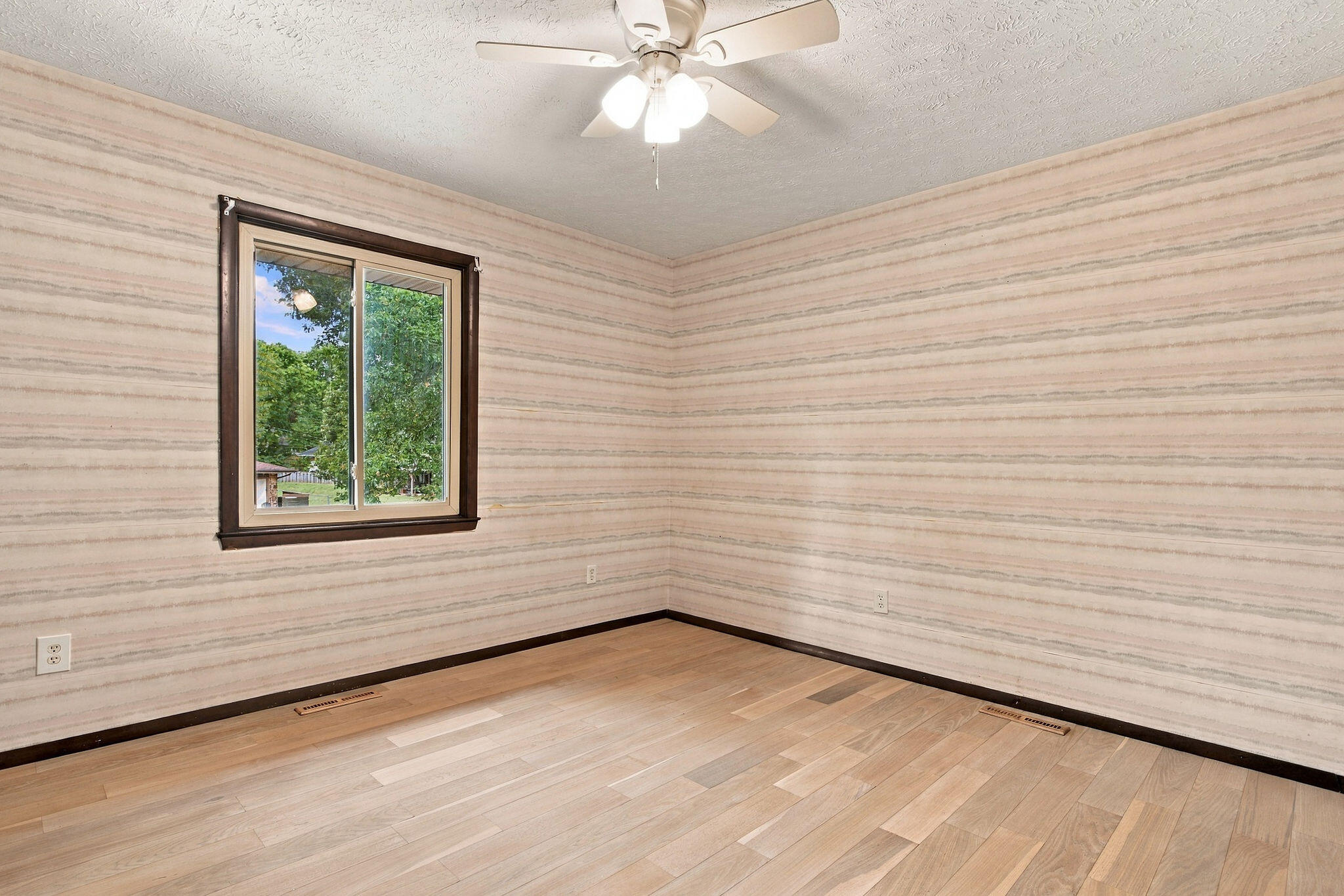2924 South Chambery Avenue Property Photo 39