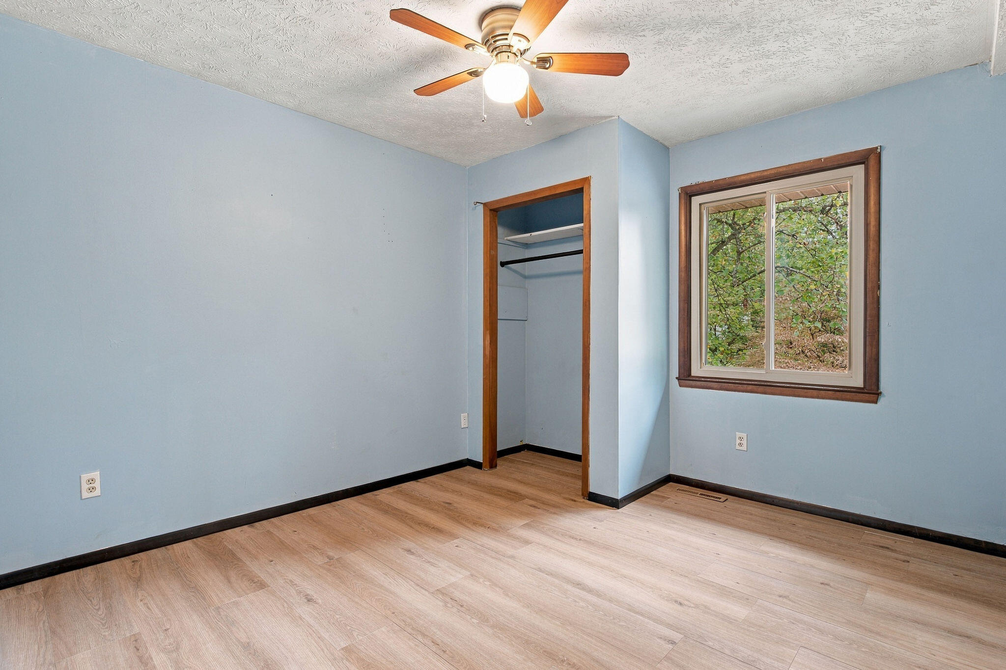 2924 South Chambery Avenue Property Photo 40