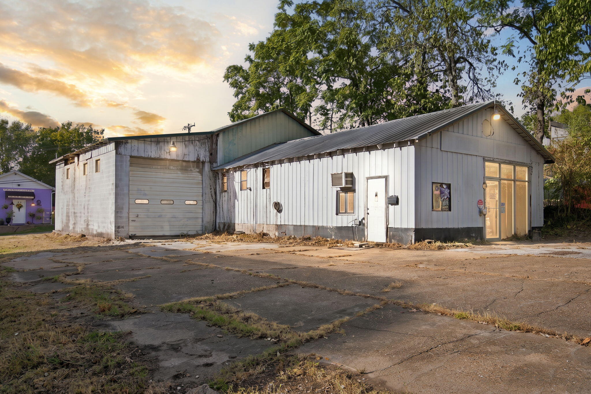 114 East Long Street Property Photo 1