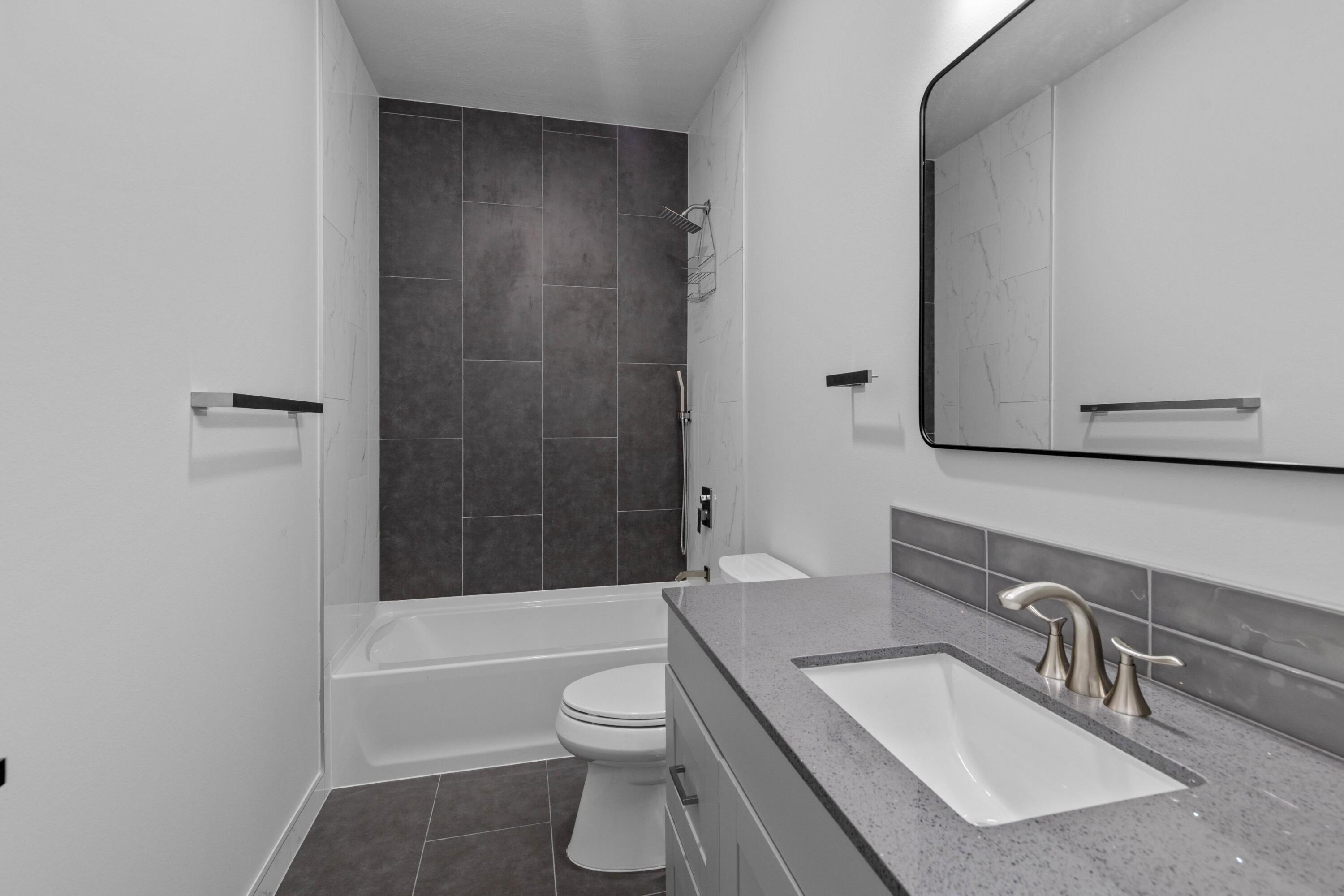 659 West Bridgewood Court Property Photo 21
