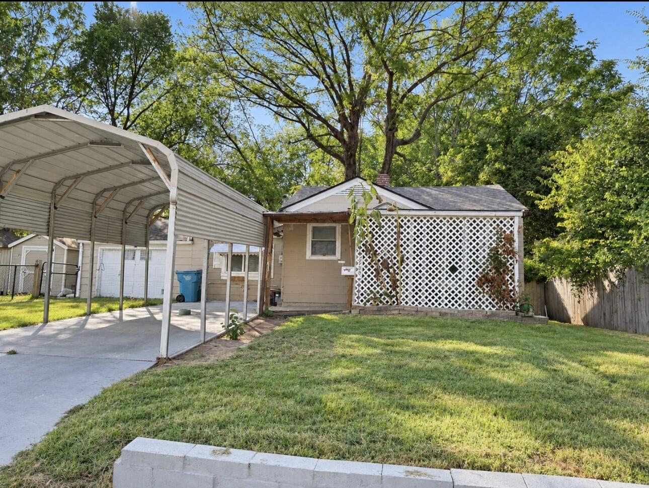 2209 North Main Avenue Property Photo 5