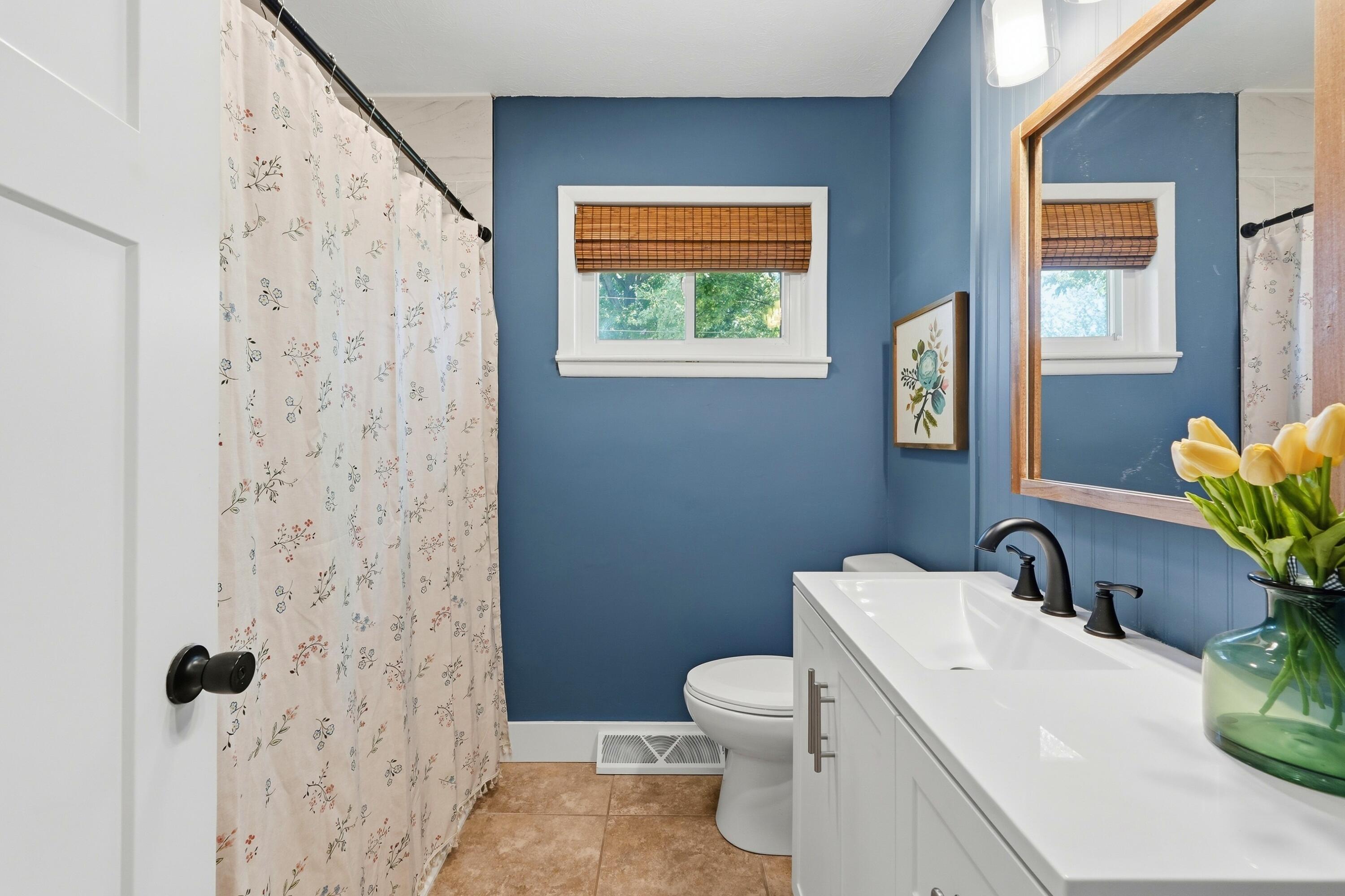 2302 South Linden Avenue Property Photo 4