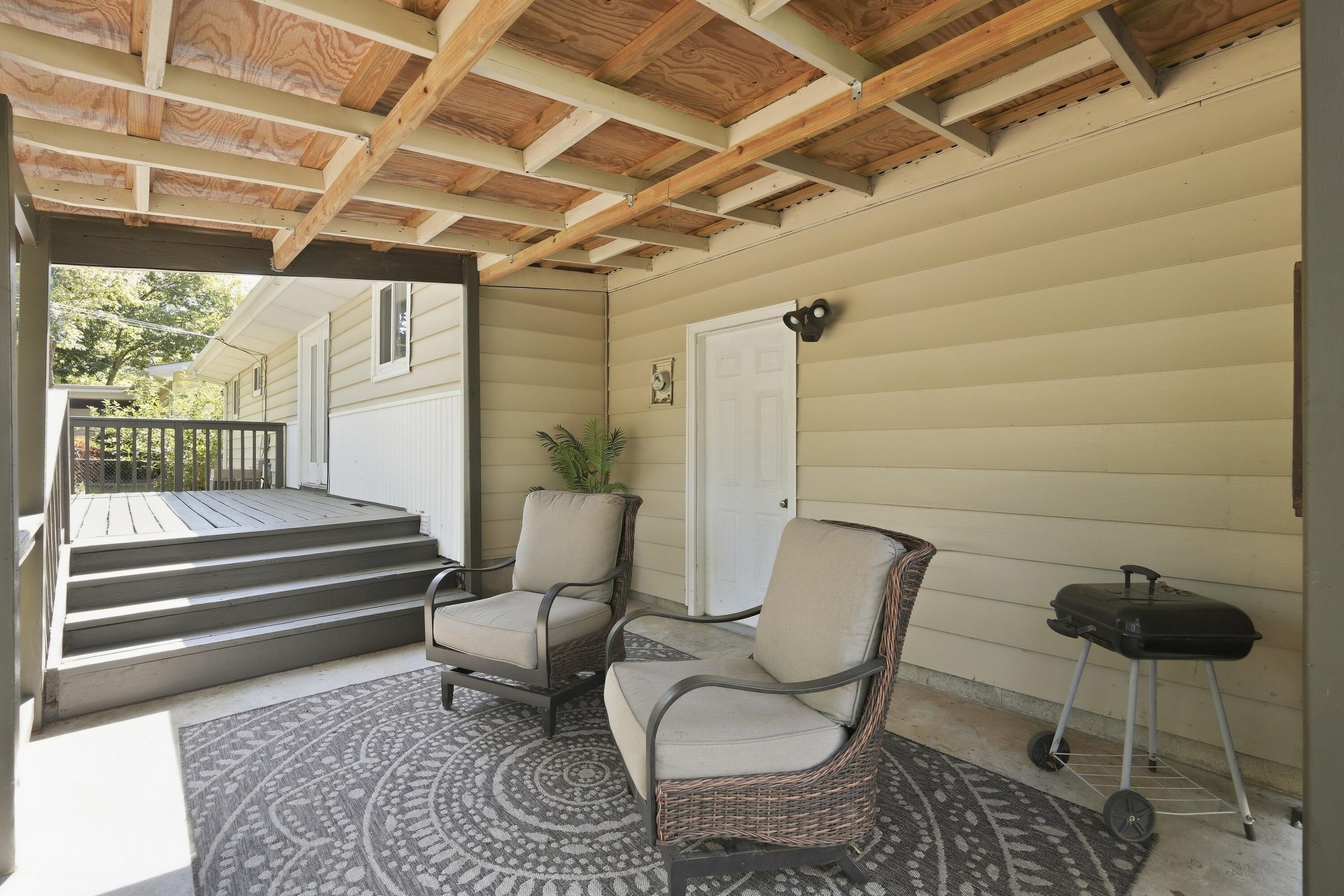 2302 South Linden Avenue Property Photo 5