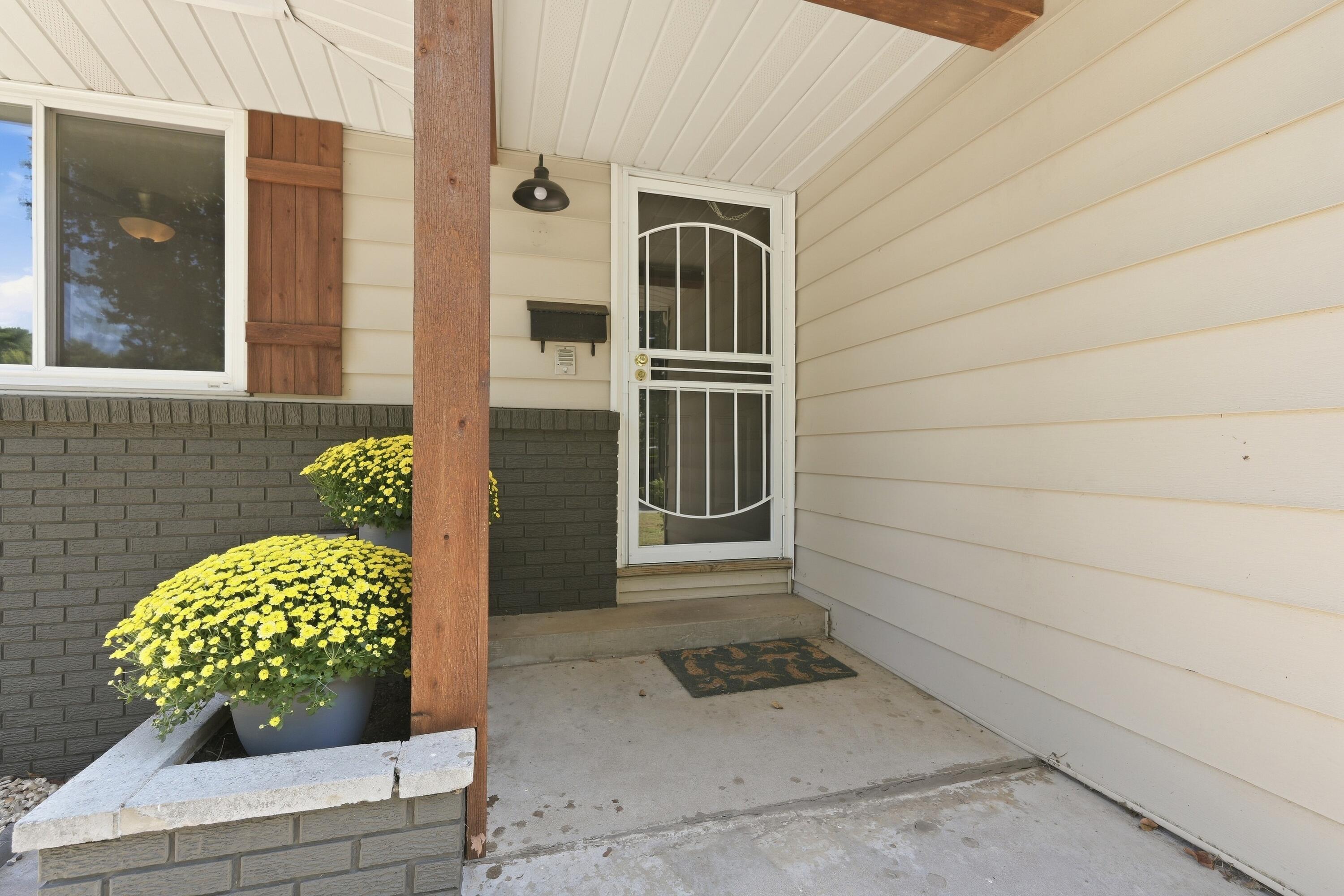 2302 South Linden Avenue Property Photo 8