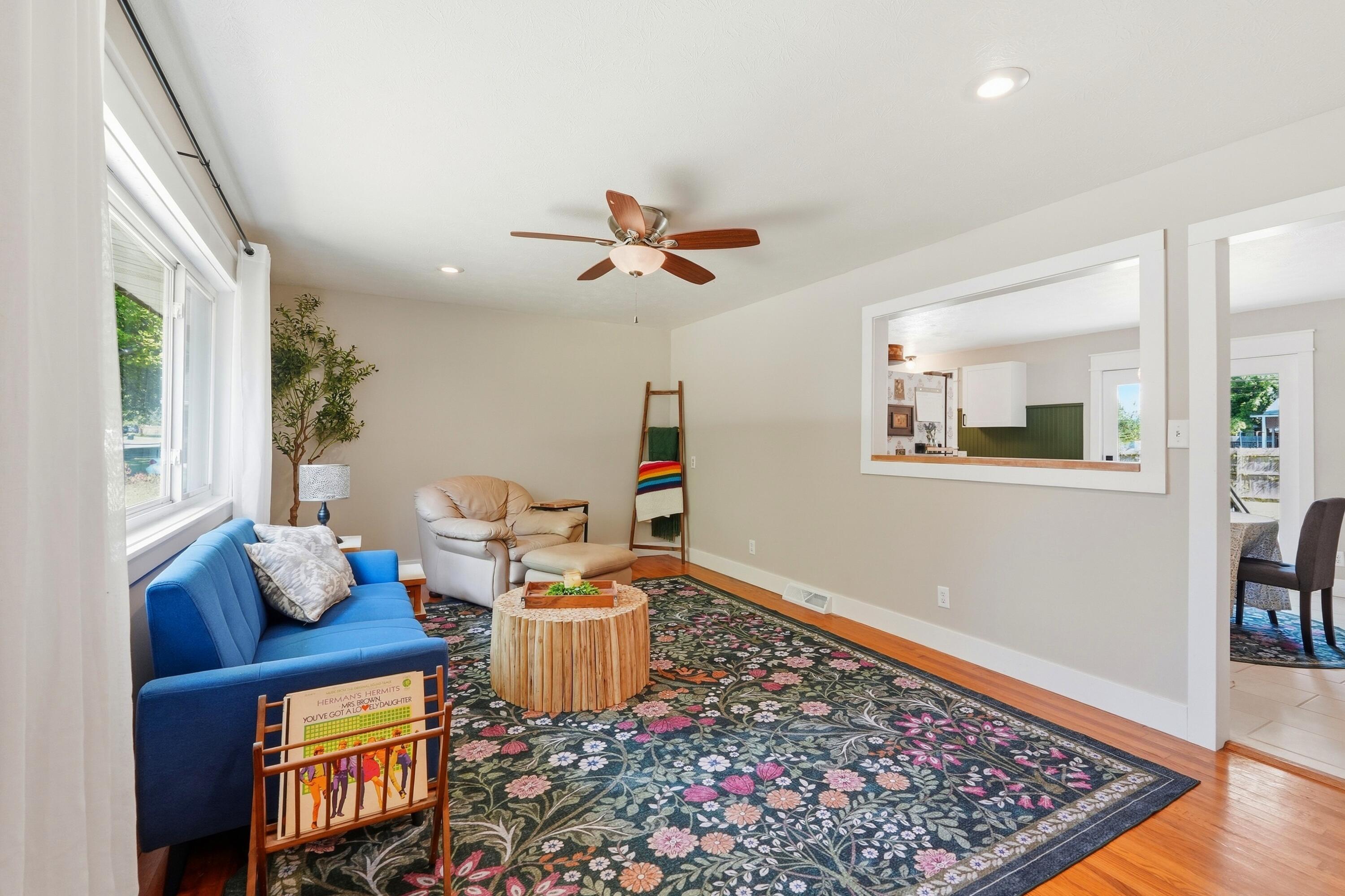 2302 South Linden Avenue Property Photo 10