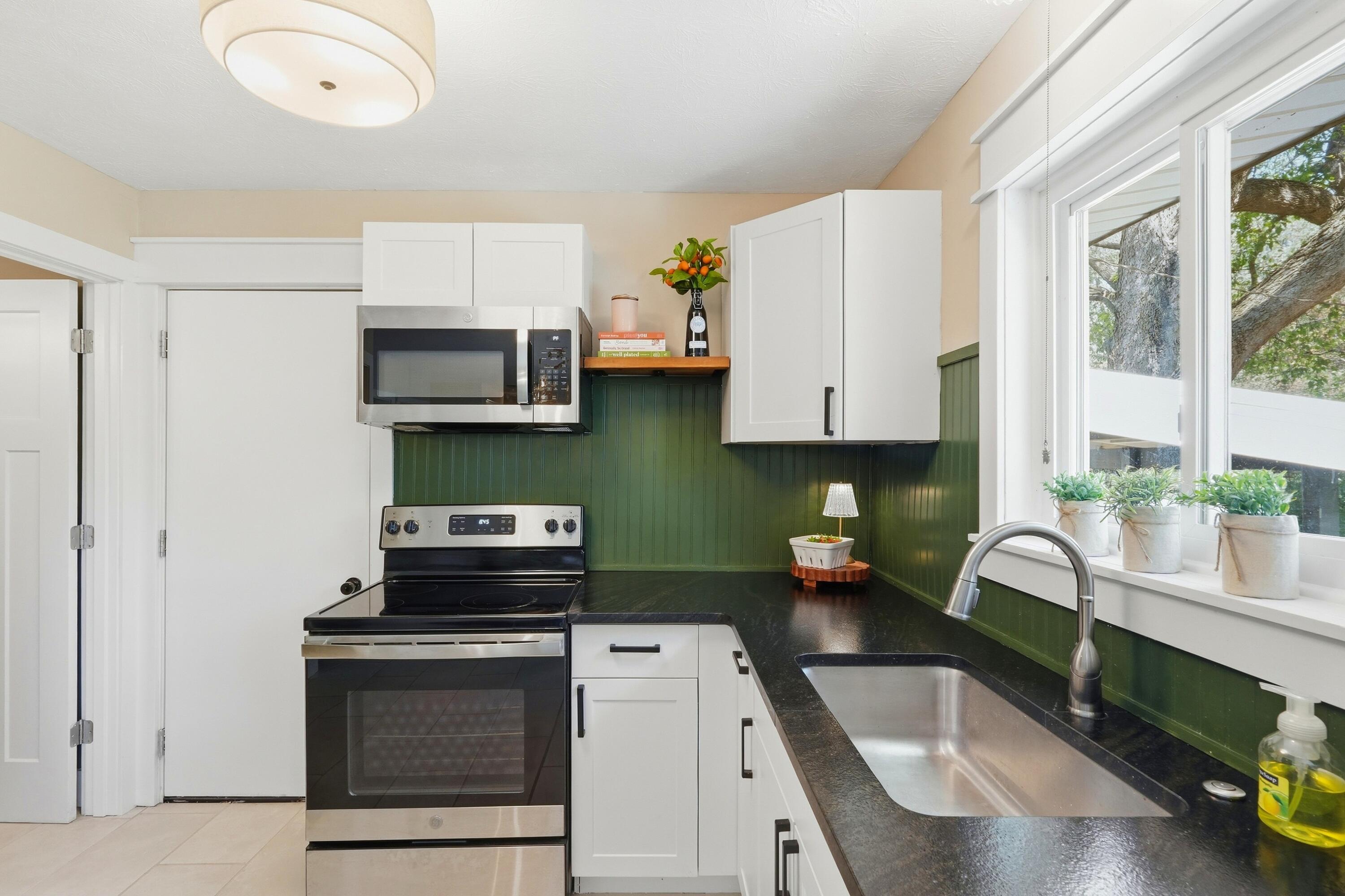 2302 South Linden Avenue Property Photo 15