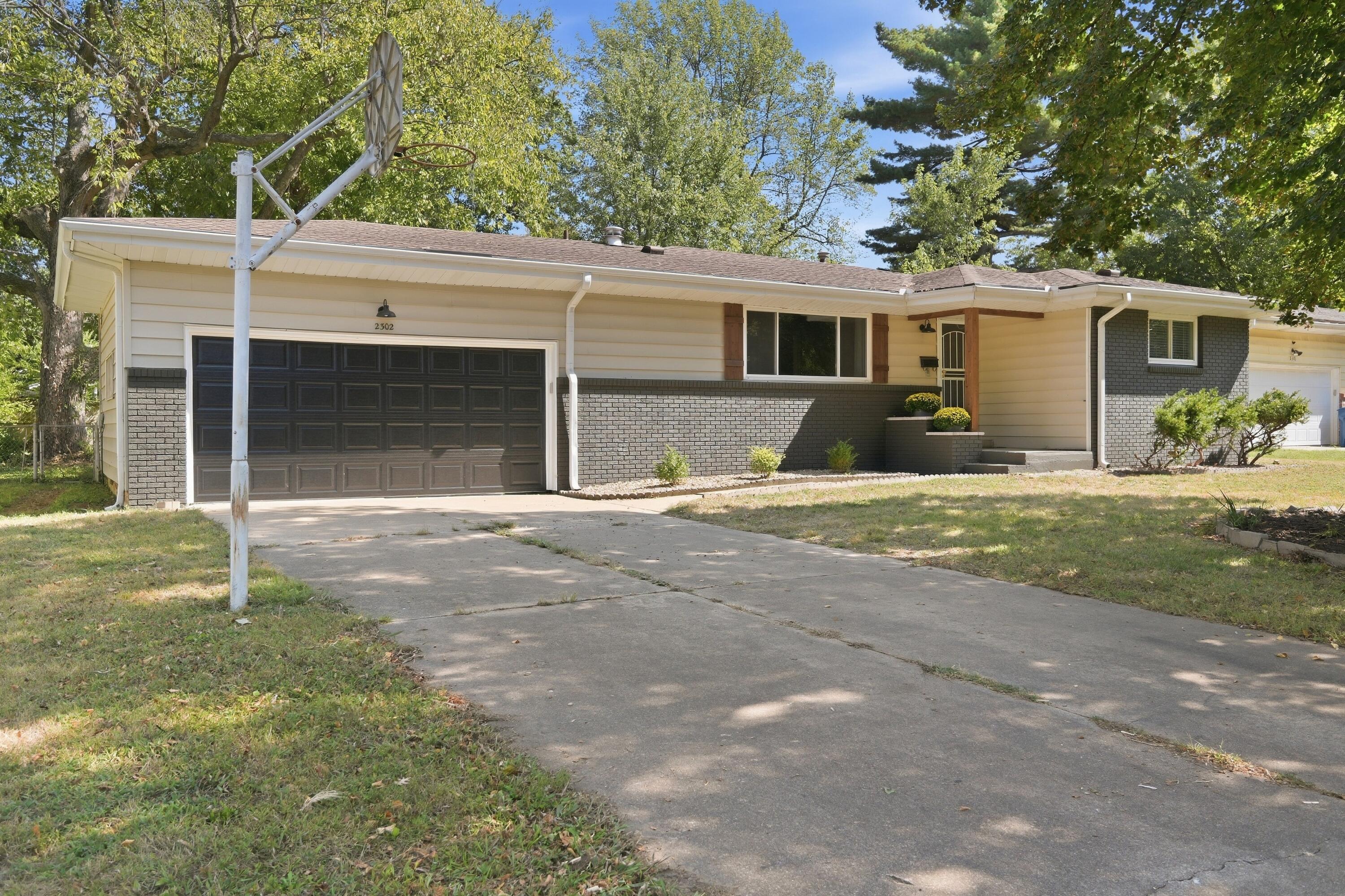 2302 South Linden Avenue Property Photo 40