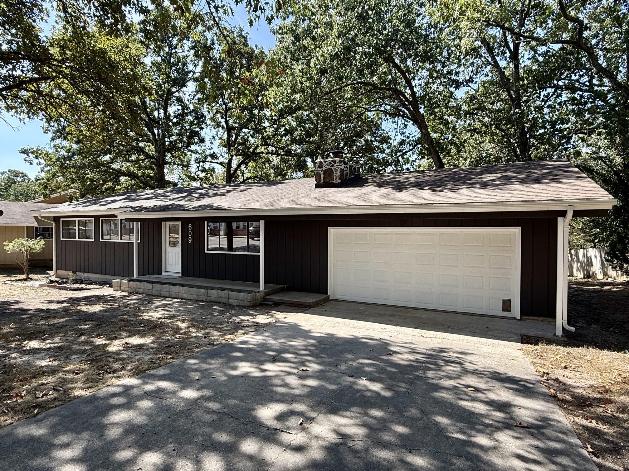 609 Knox Avenue Property Photo 1