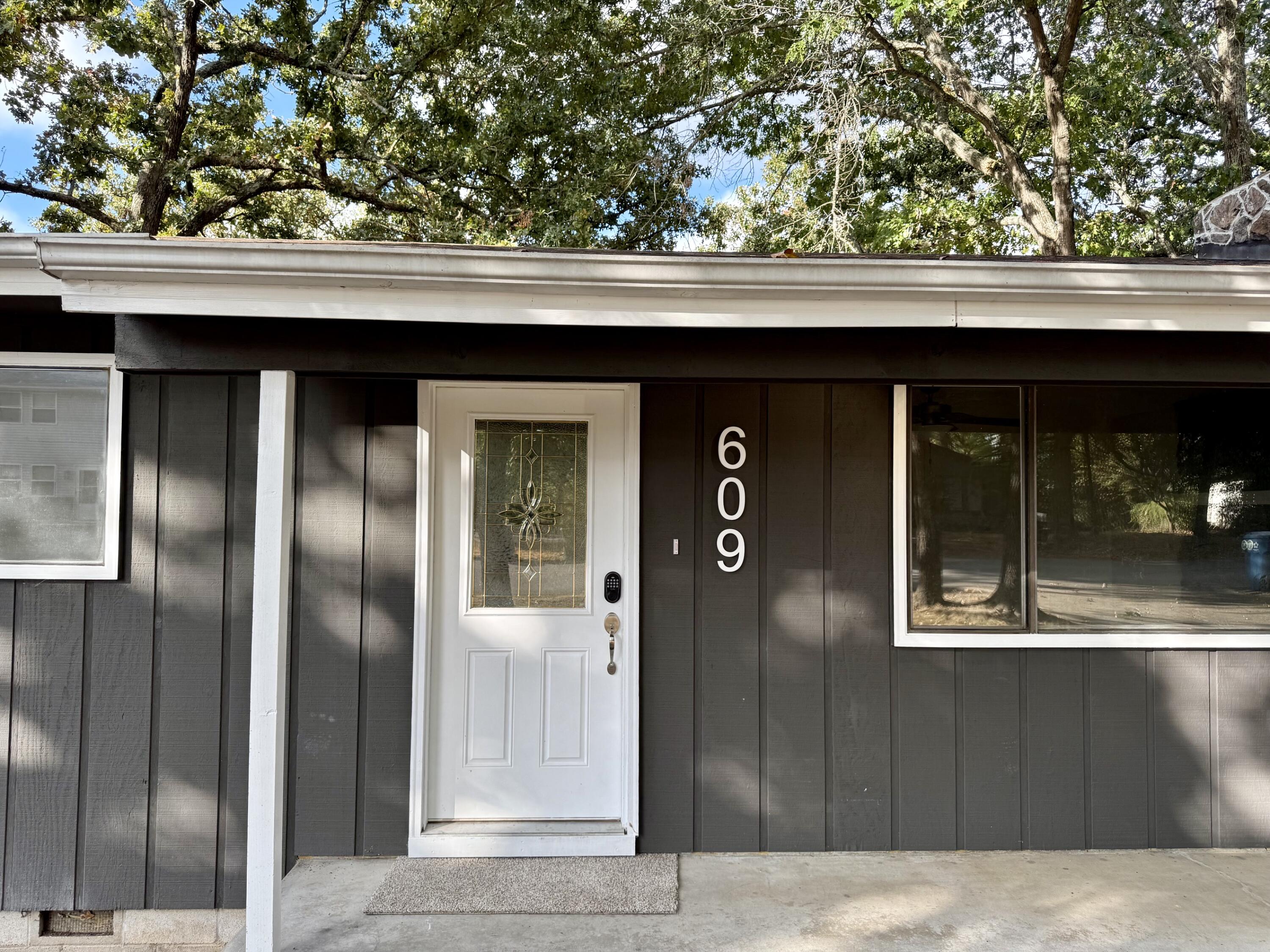 609 Knox Avenue Property Photo 3