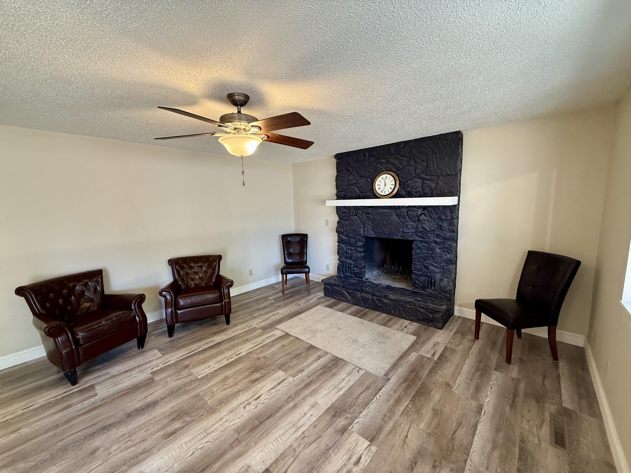 609 Knox Avenue Property Photo 4