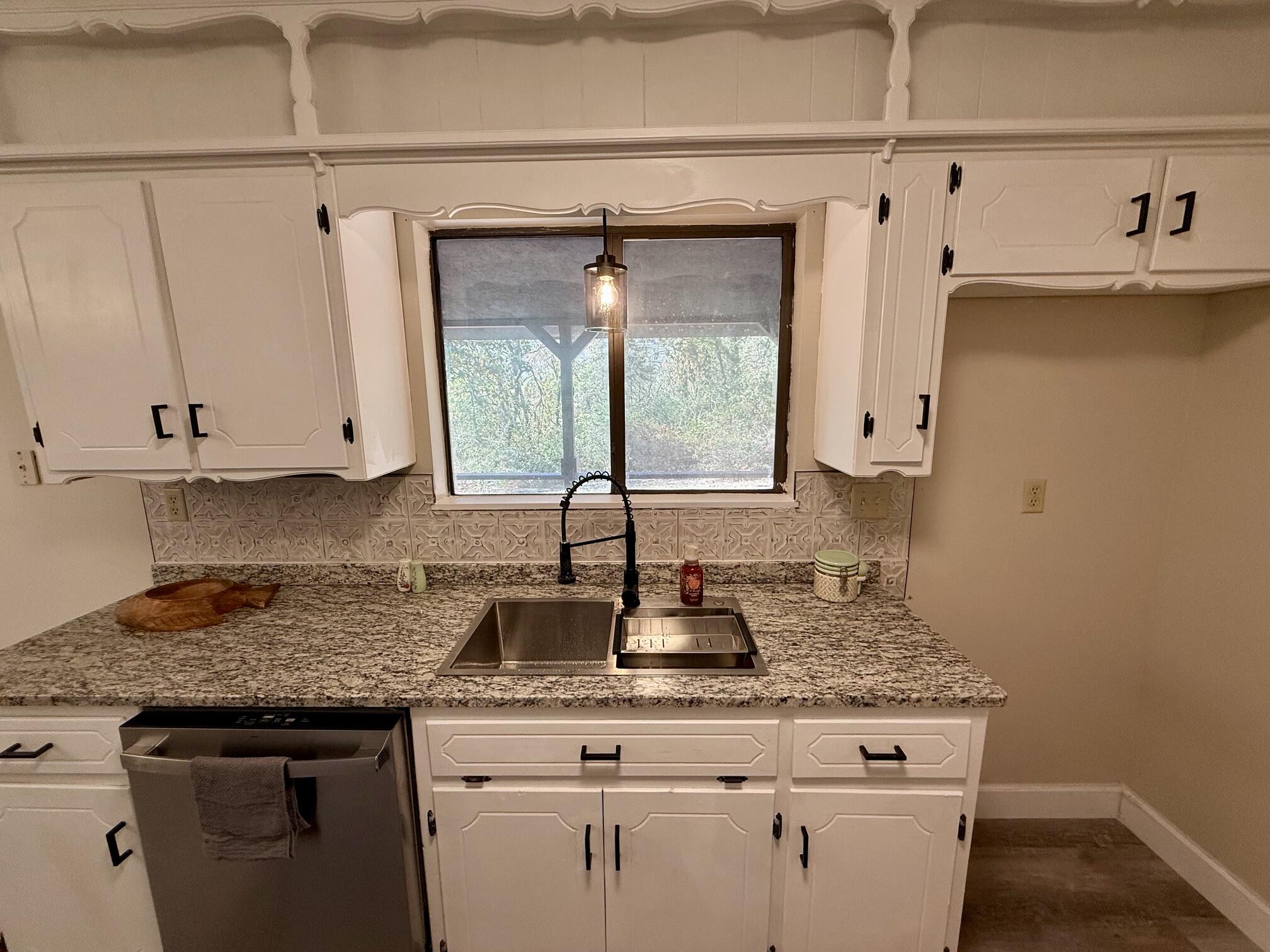 609 Knox Avenue Property Photo 8