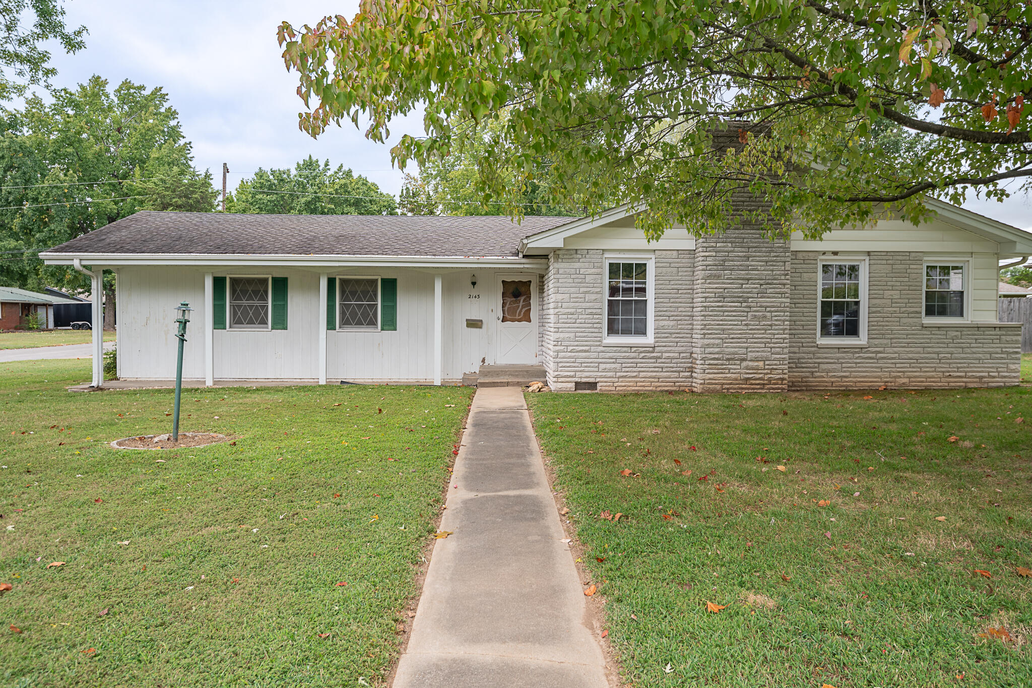 2143 South Brighton Drive Property Photo 1