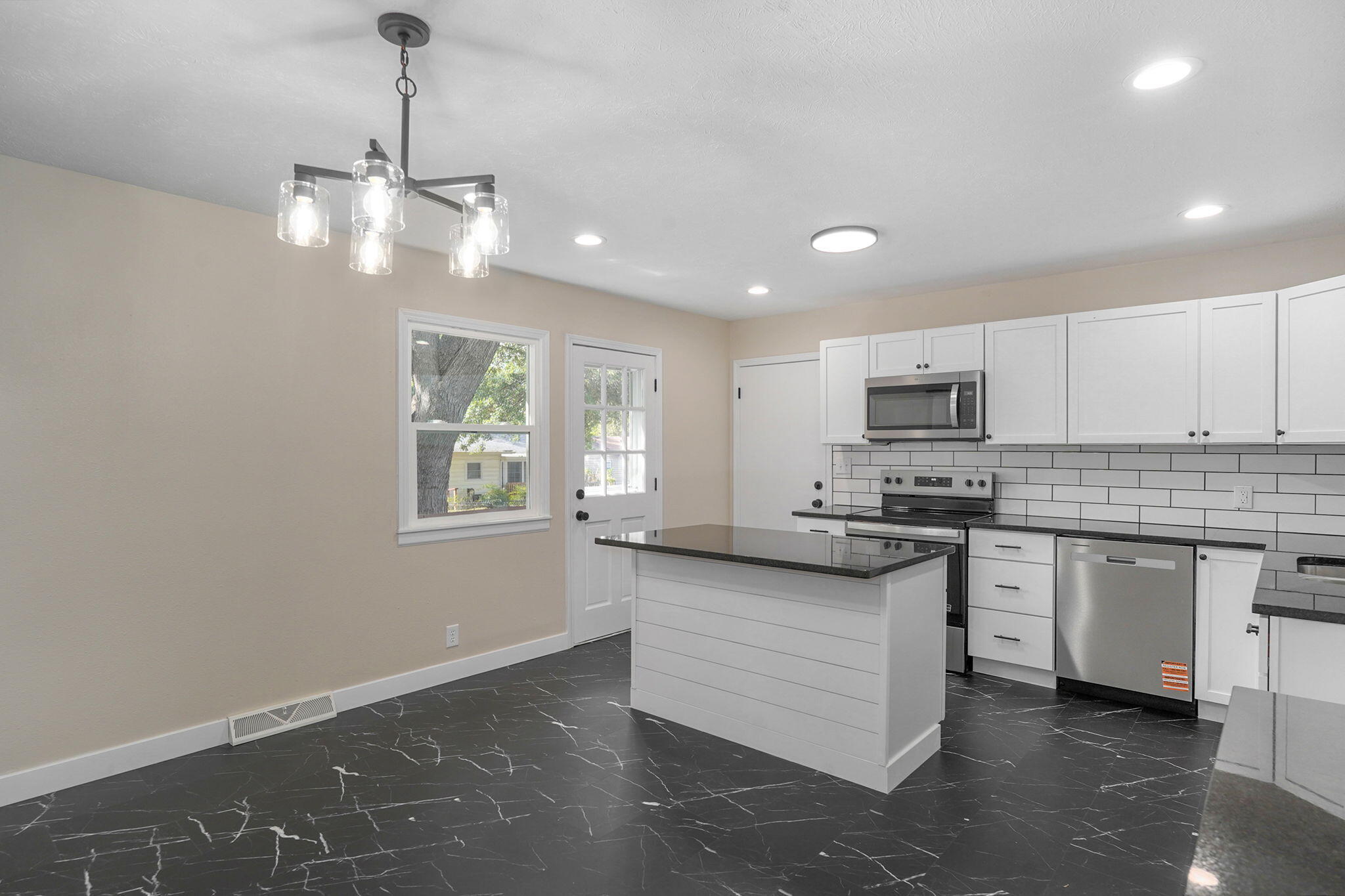 1247 South Estate Avenue Property Photo 6