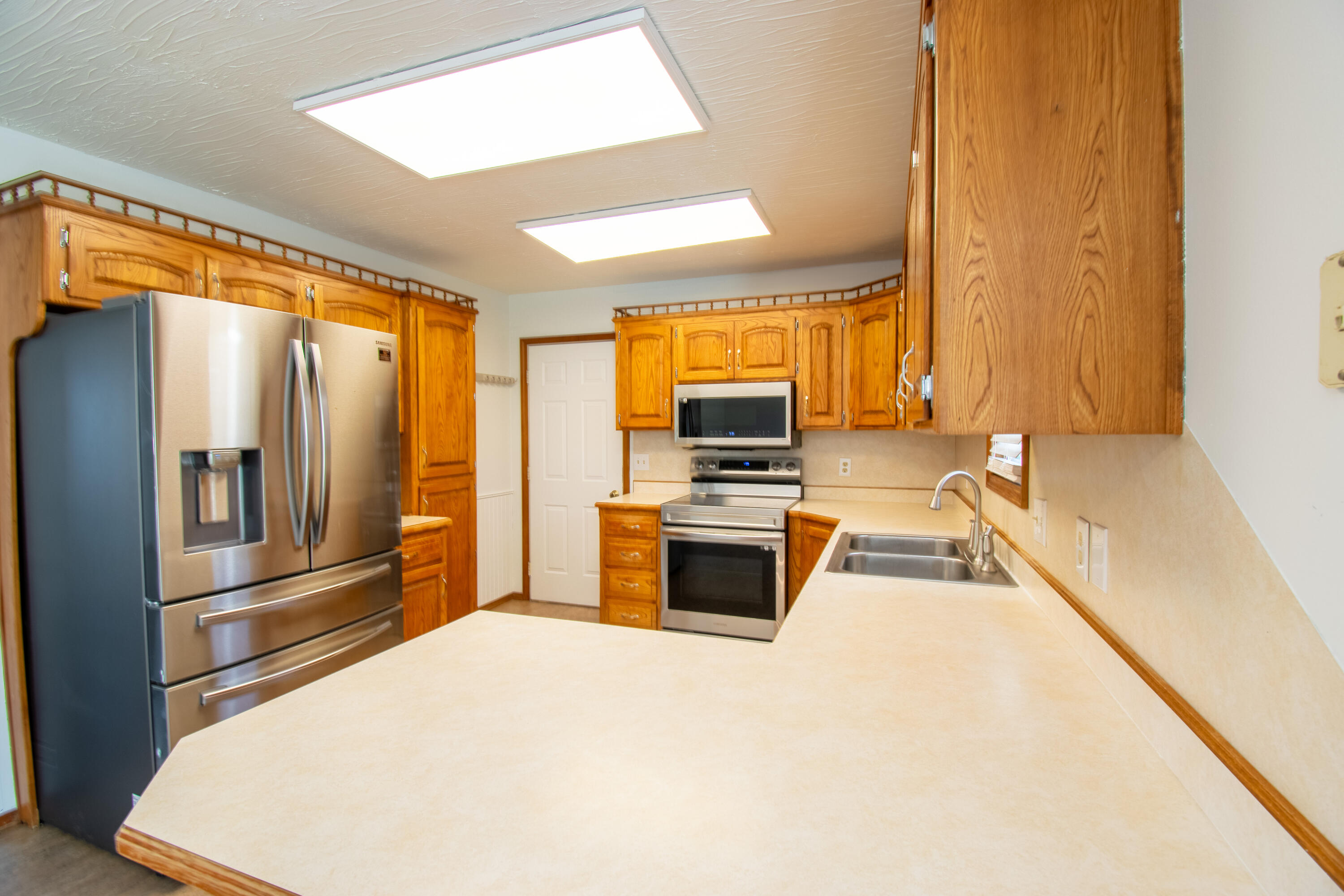 1300 East Rainey Street Property Photo 10