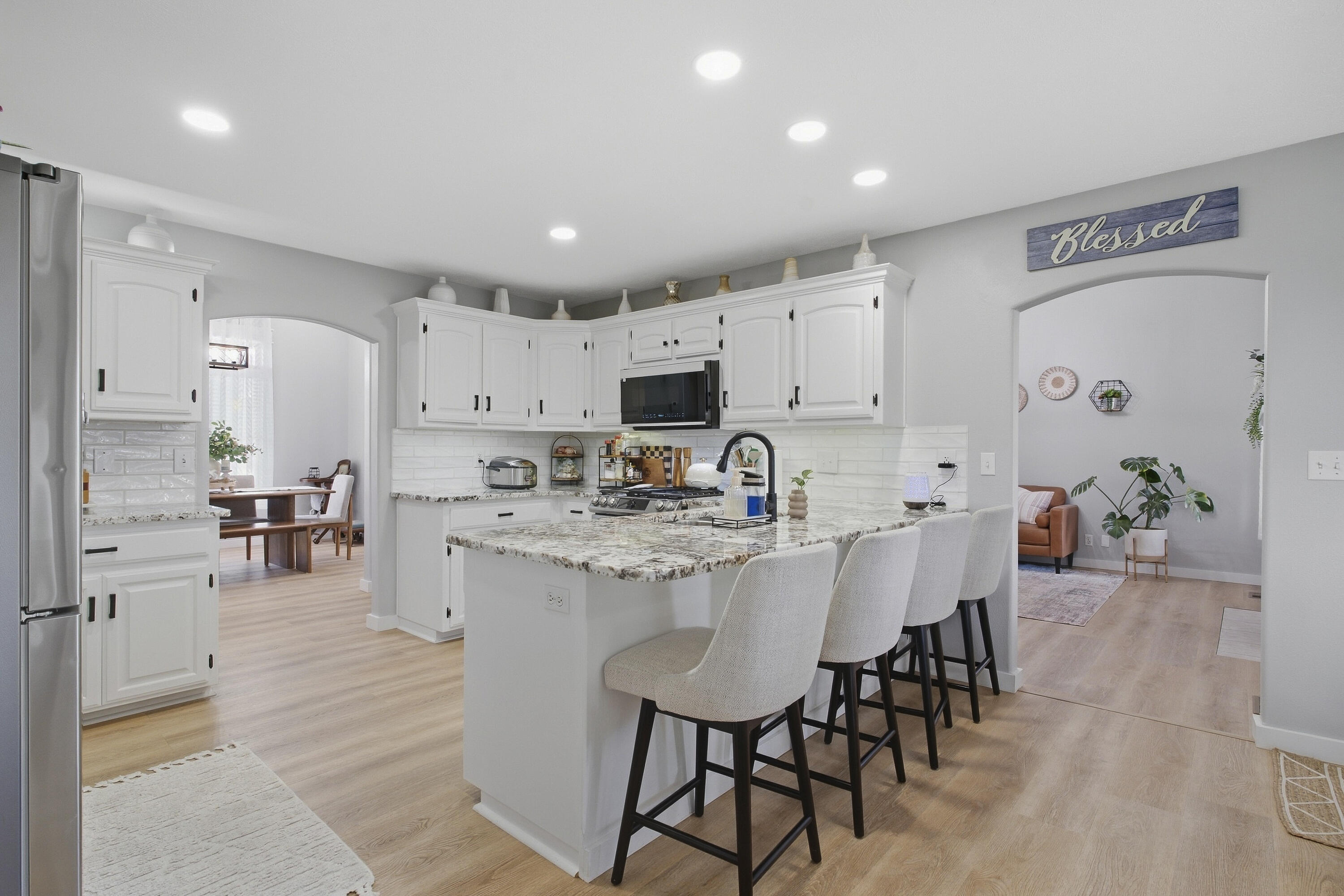 909 Glacier Court Property Photo 14