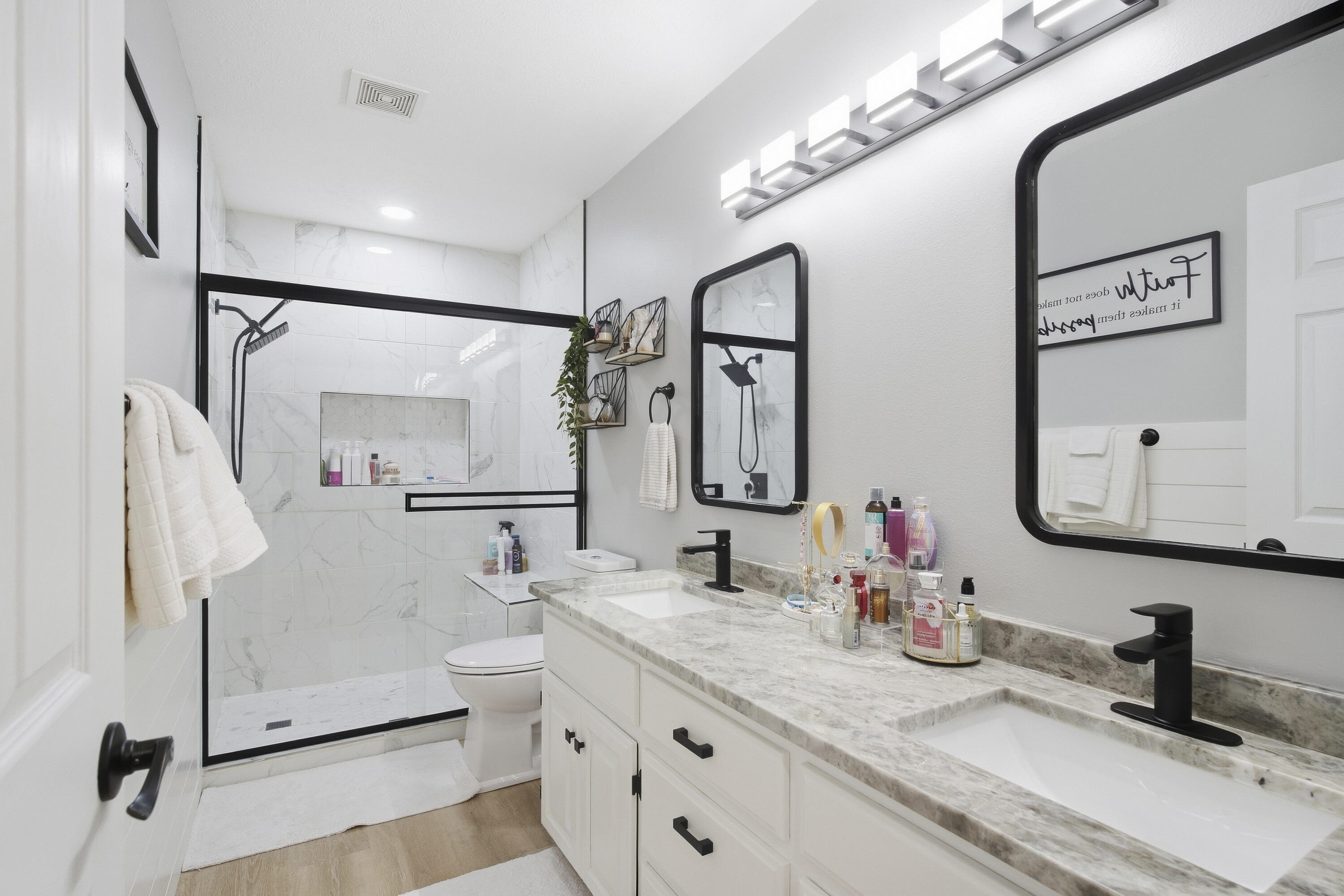 909 Glacier Court Property Photo 31