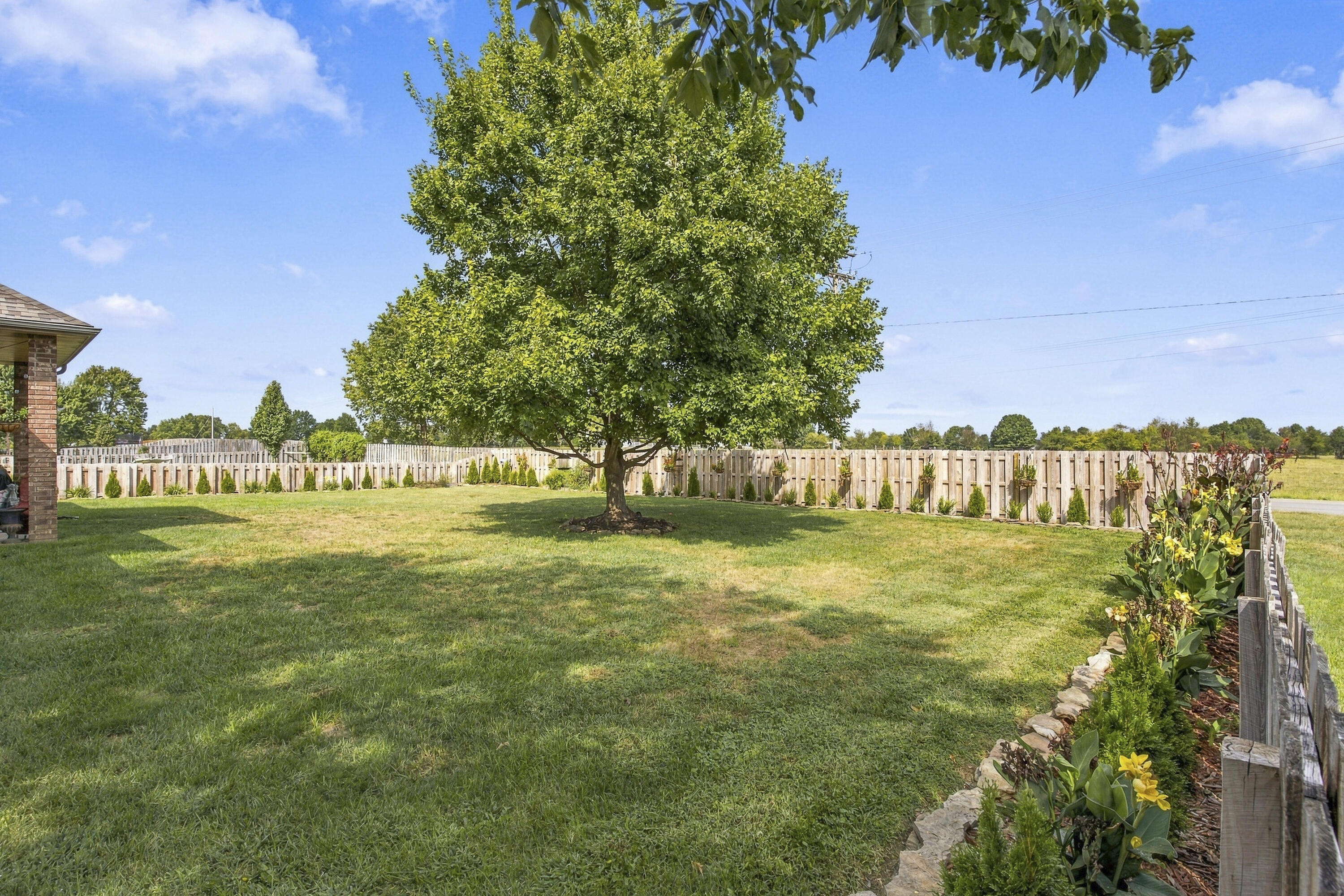 909 Glacier Court Property Photo 36