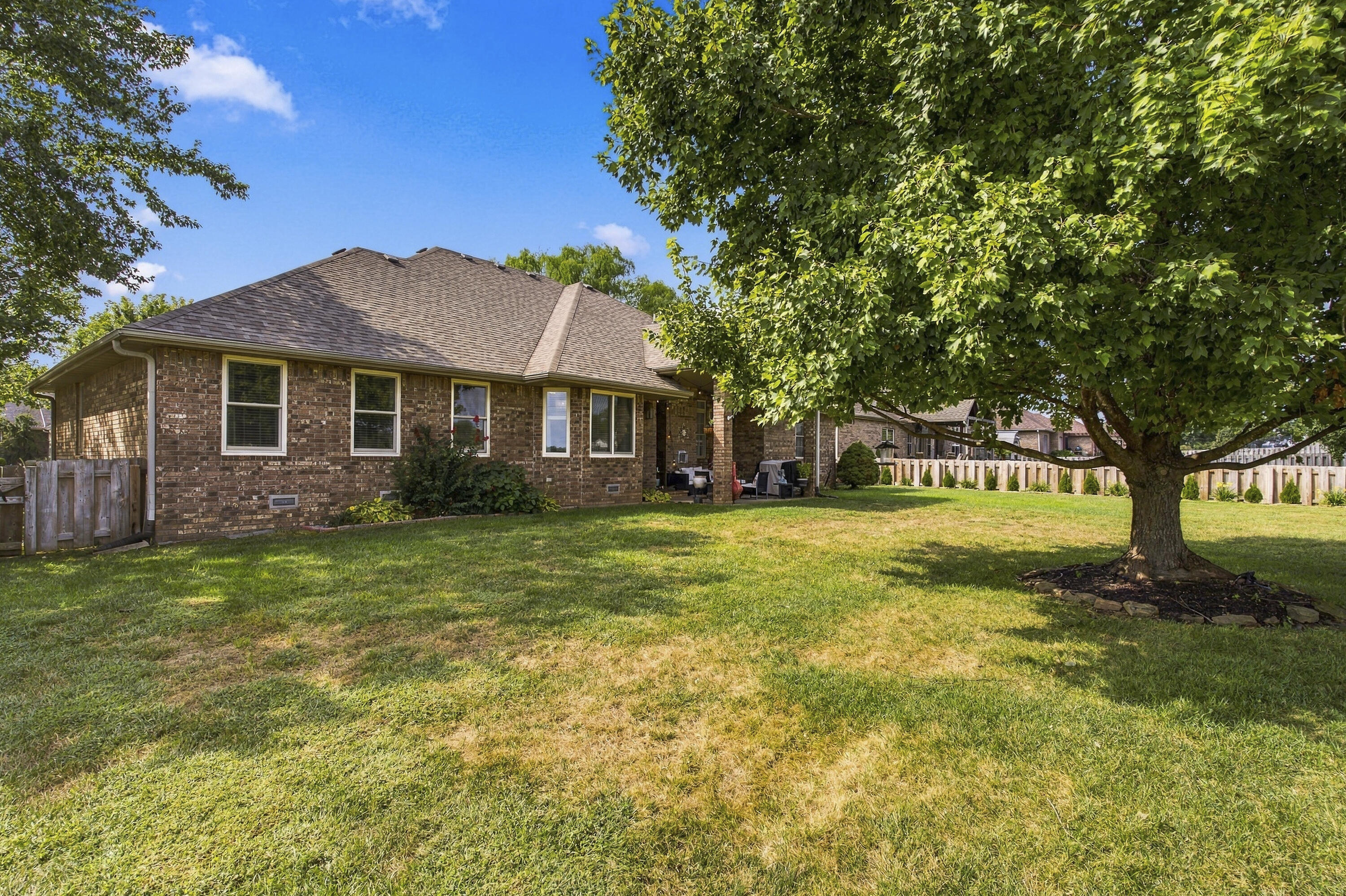 909 Glacier Court Property Photo 37