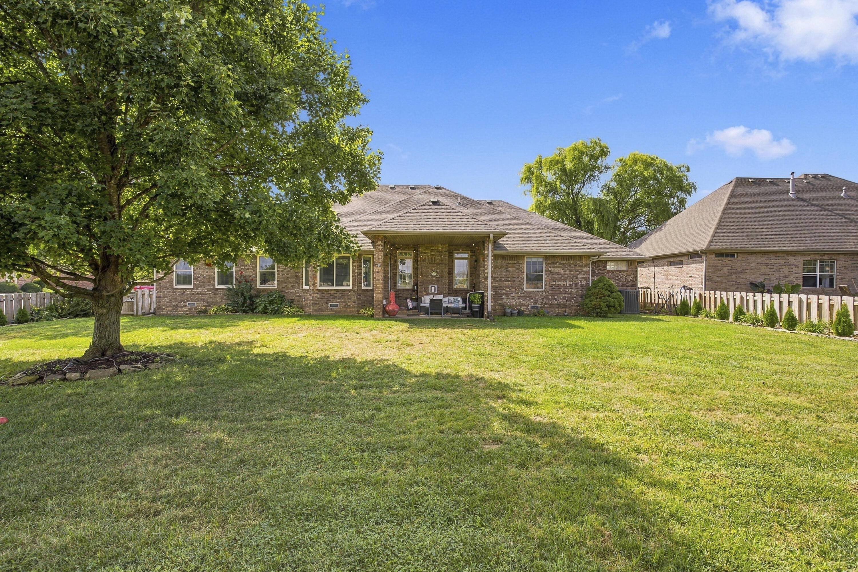 909 Glacier Court Property Photo 38