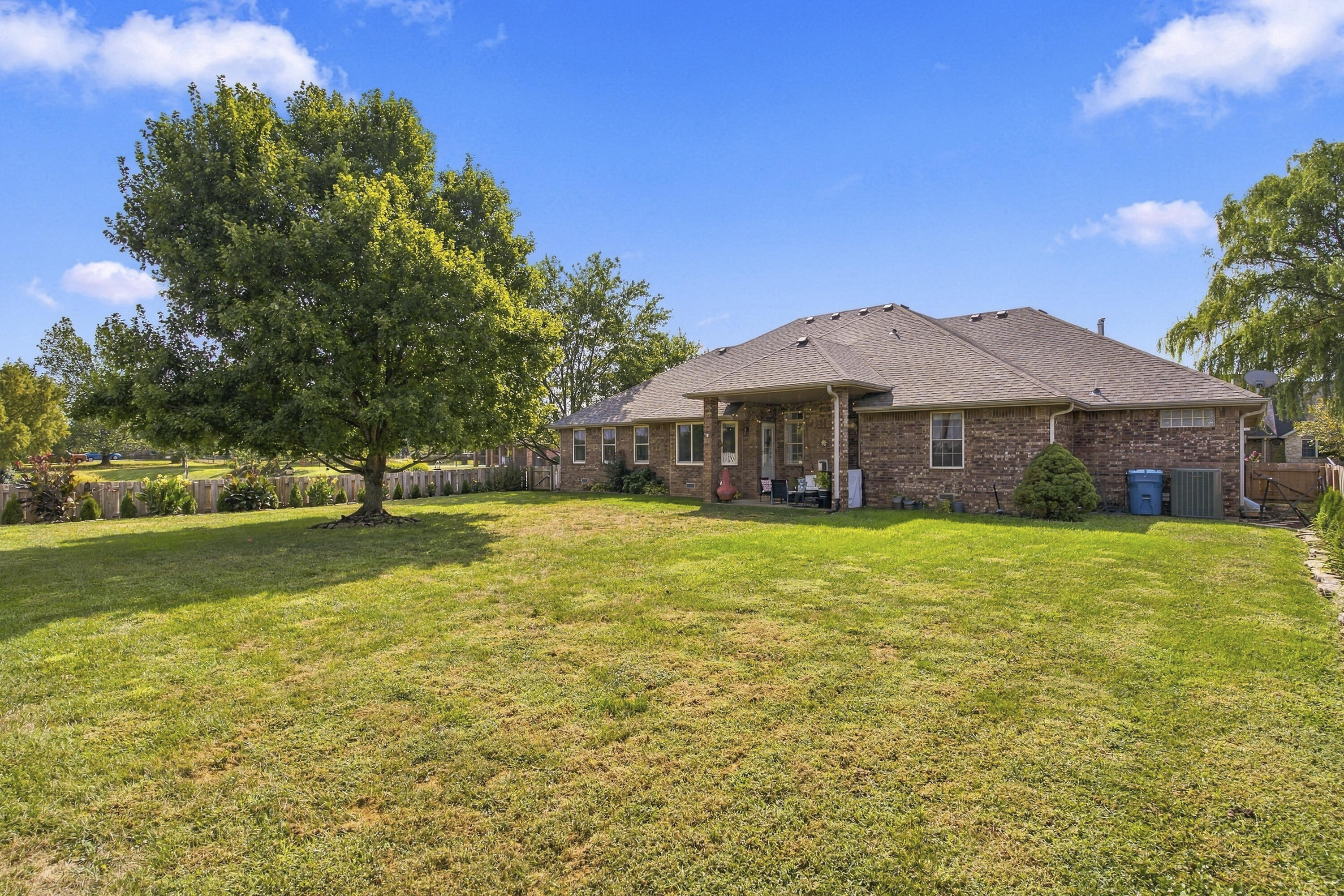909 Glacier Court Property Photo 39