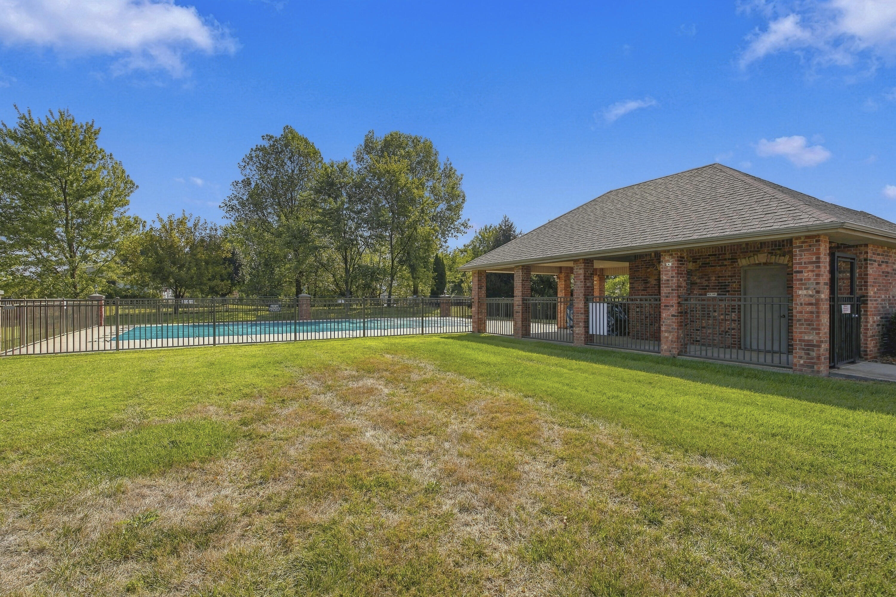 909 Glacier Court Property Photo 40