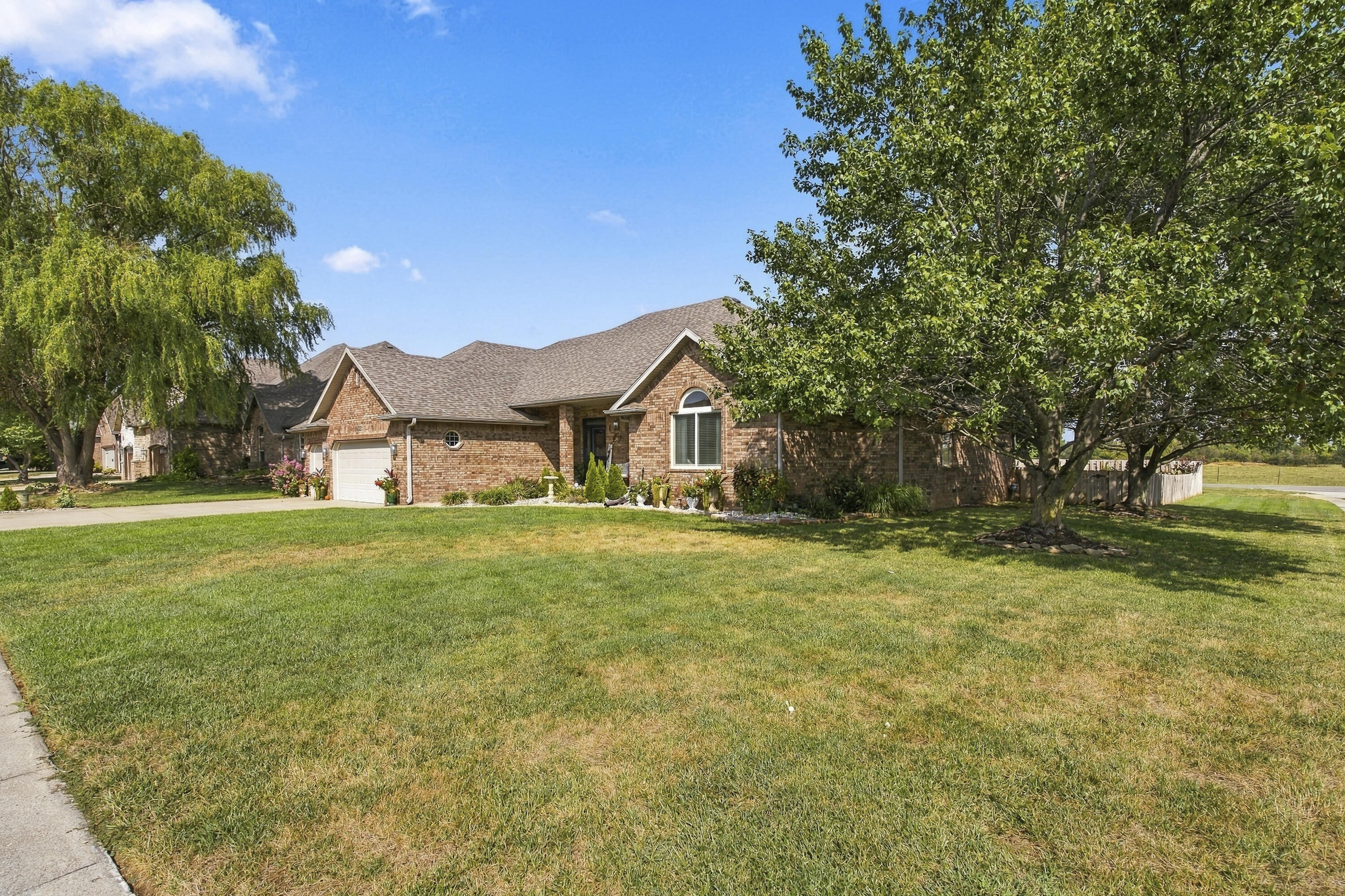 909 Glacier Court Property Photo 46