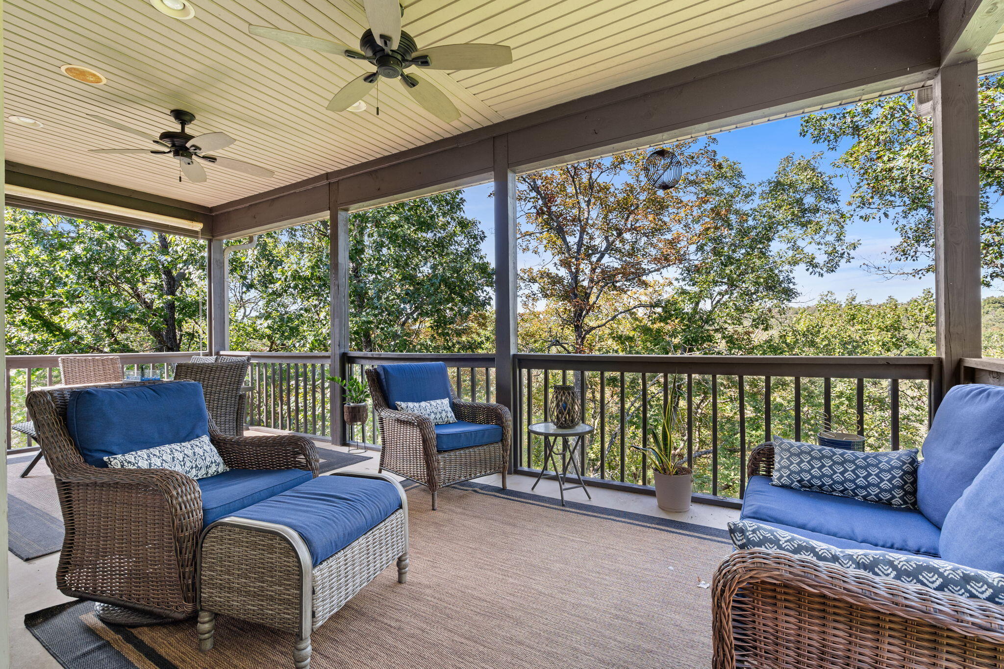 842 Silver Cliff Way Property Photo 37