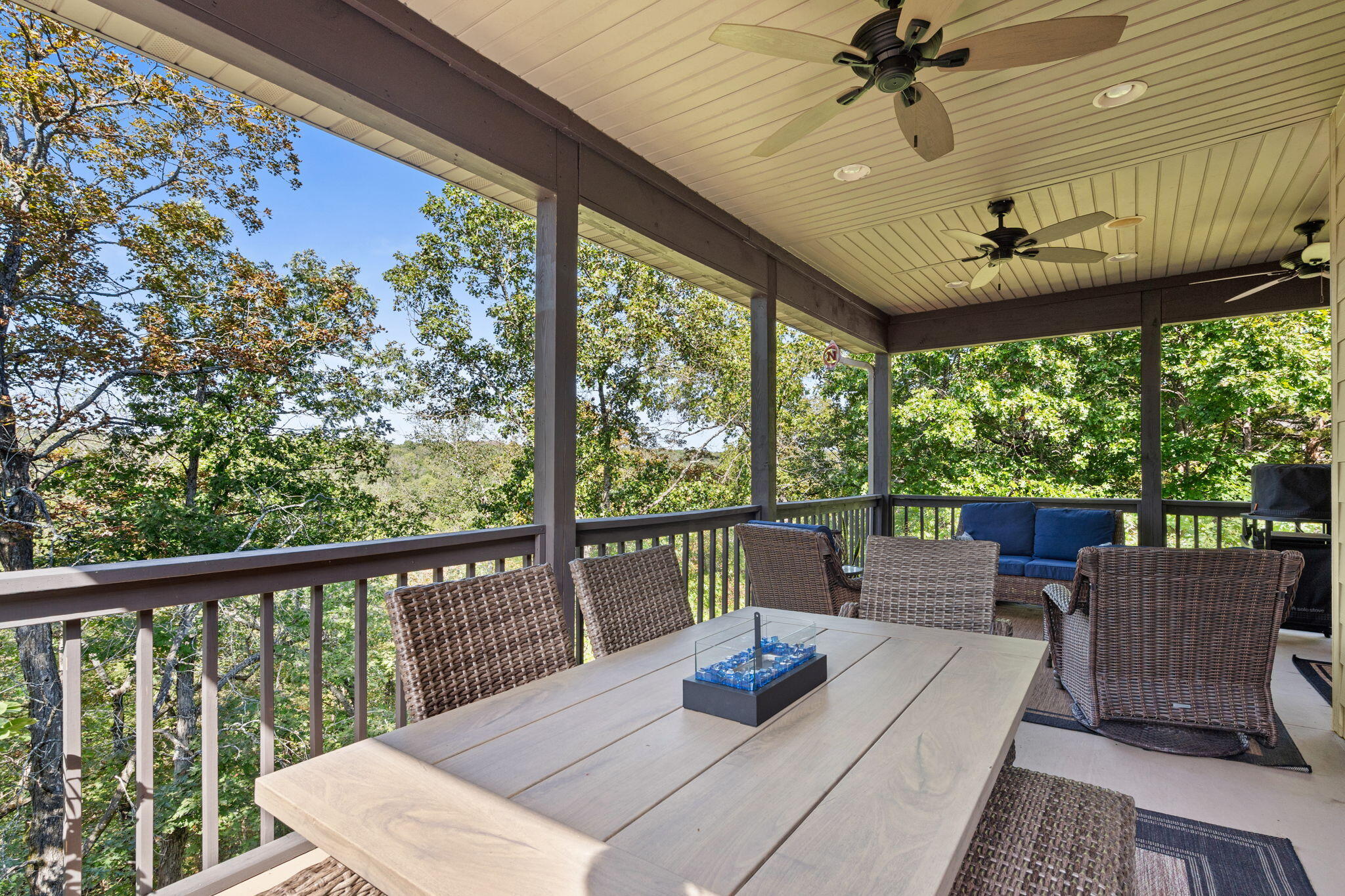 842 Silver Cliff Way Property Photo 38