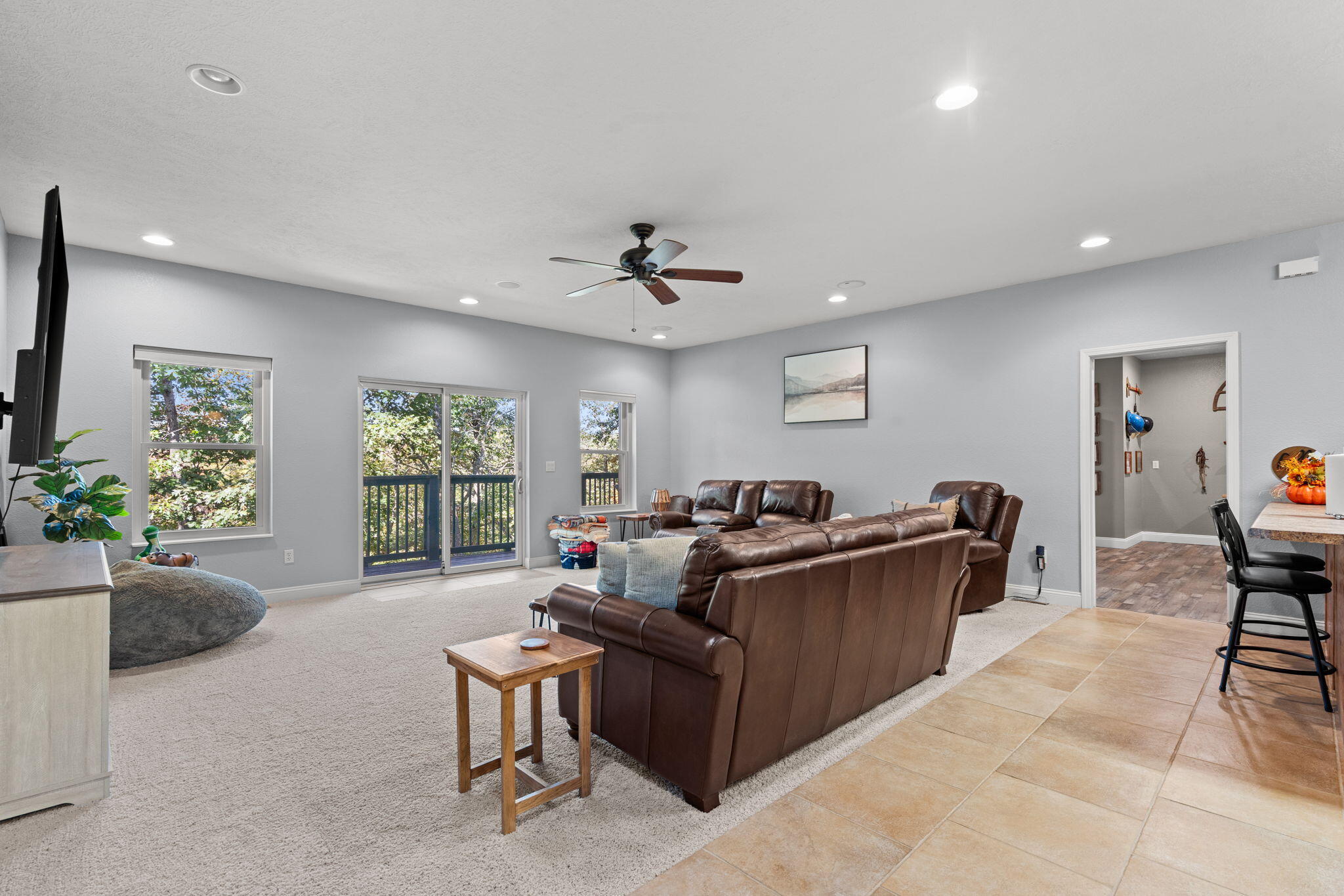 842 Silver Cliff Way Property Photo 44
