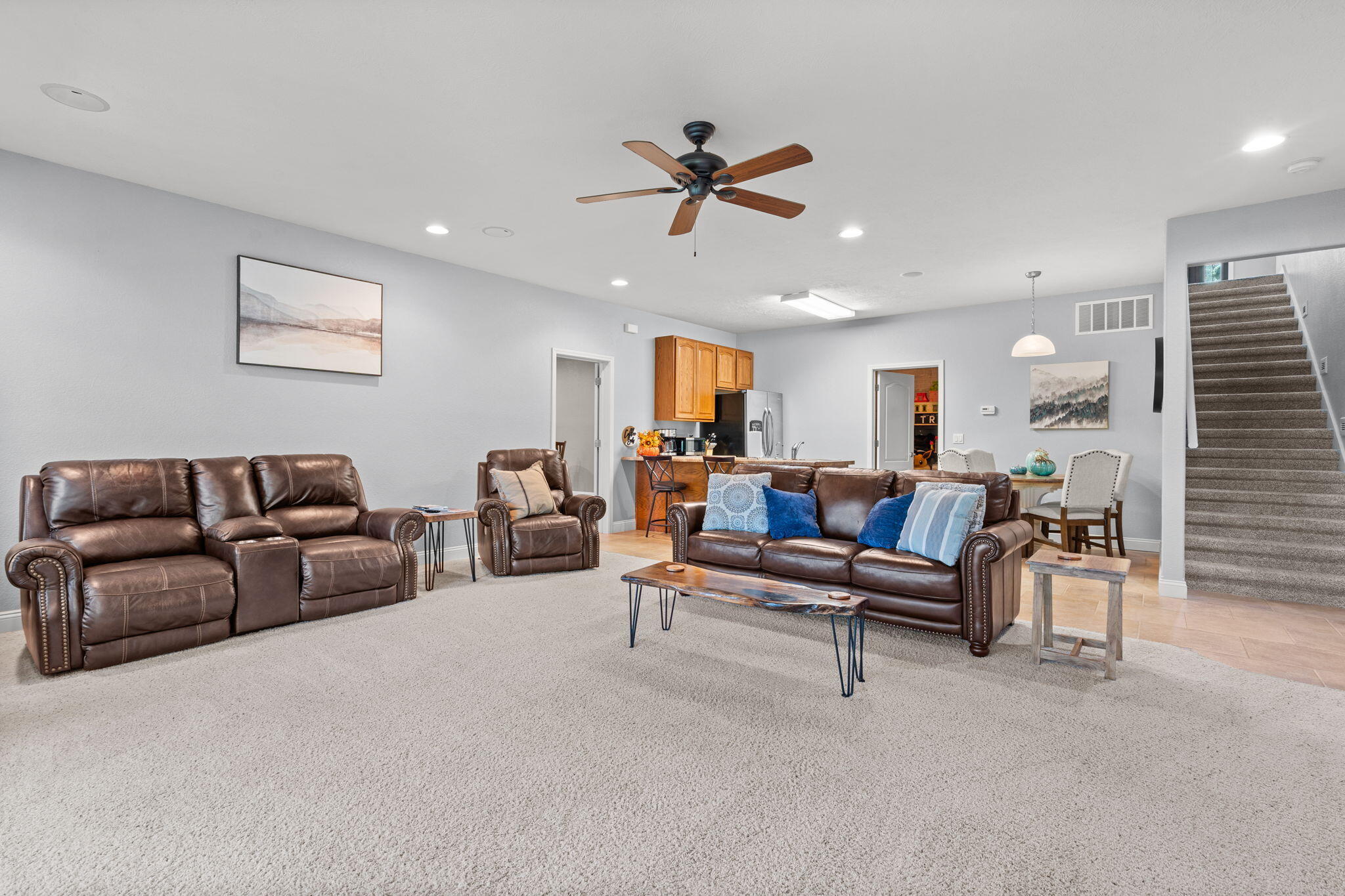 842 Silver Cliff Way Property Photo 45