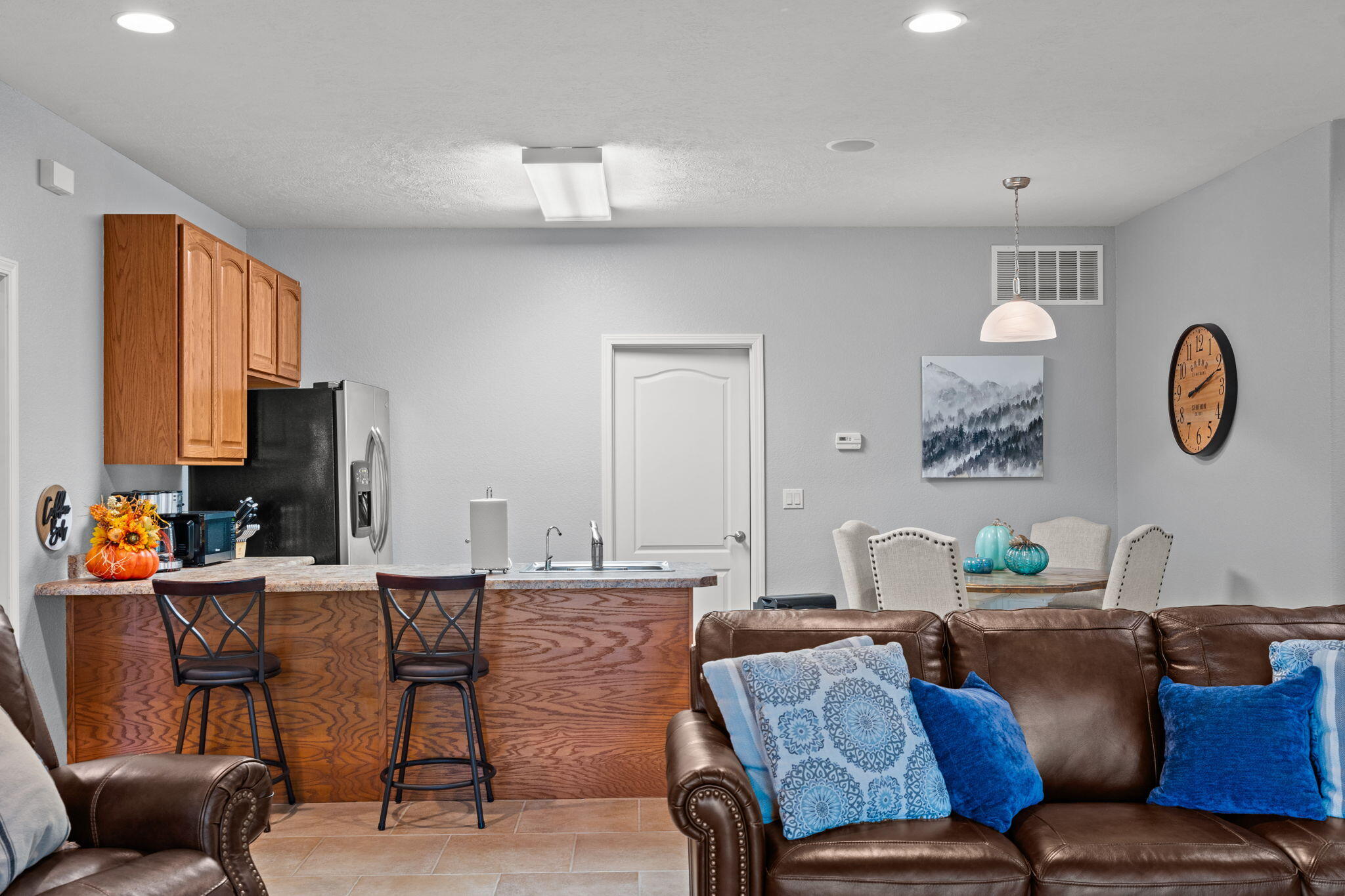 842 Silver Cliff Way Property Photo 46