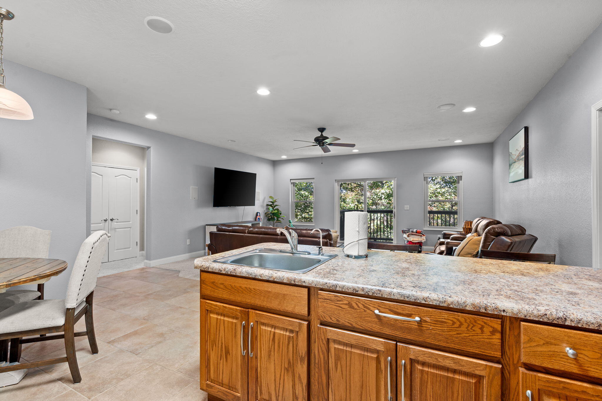 842 Silver Cliff Way Property Photo 48