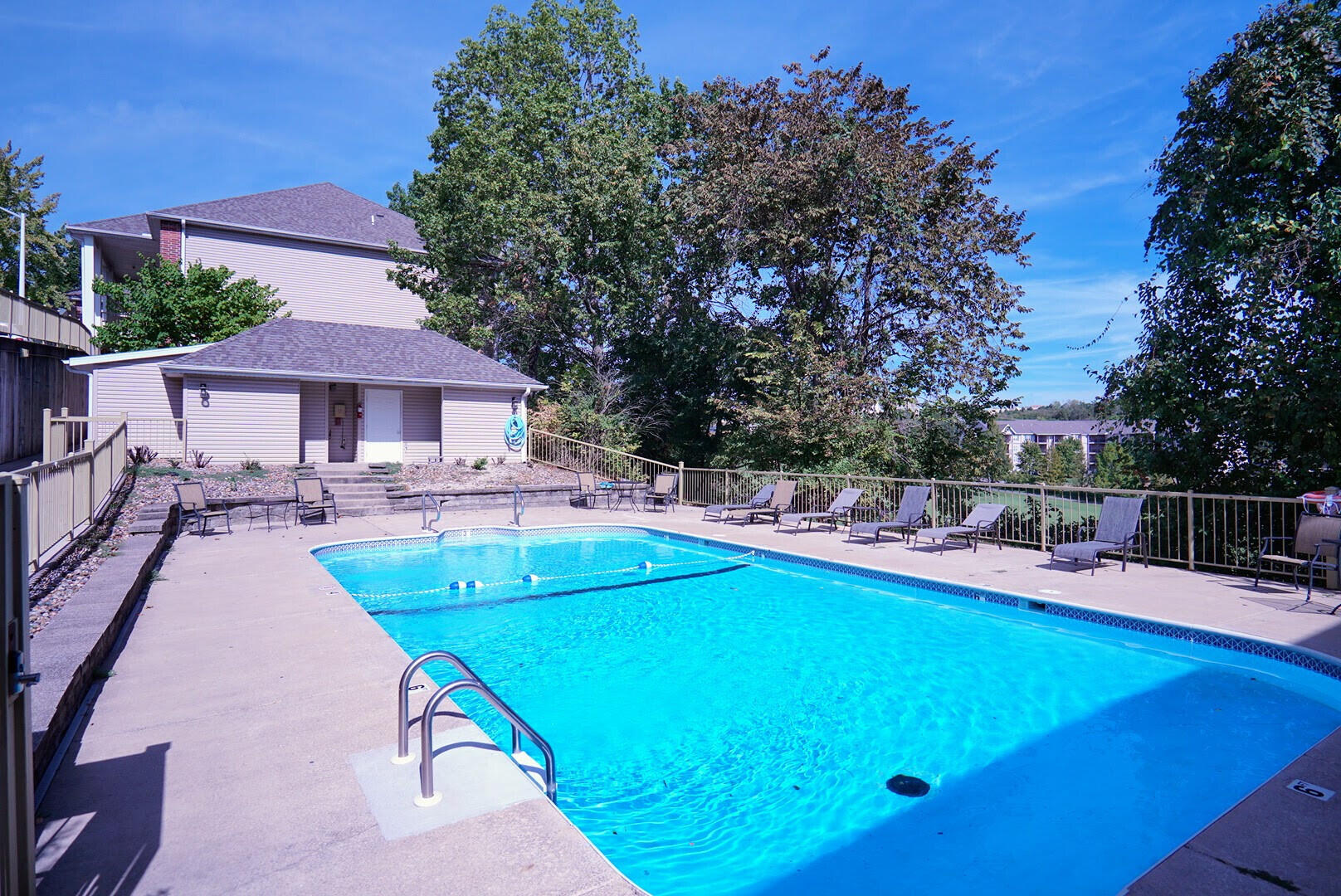 200 Golf View Drive B4 Property Photo 14