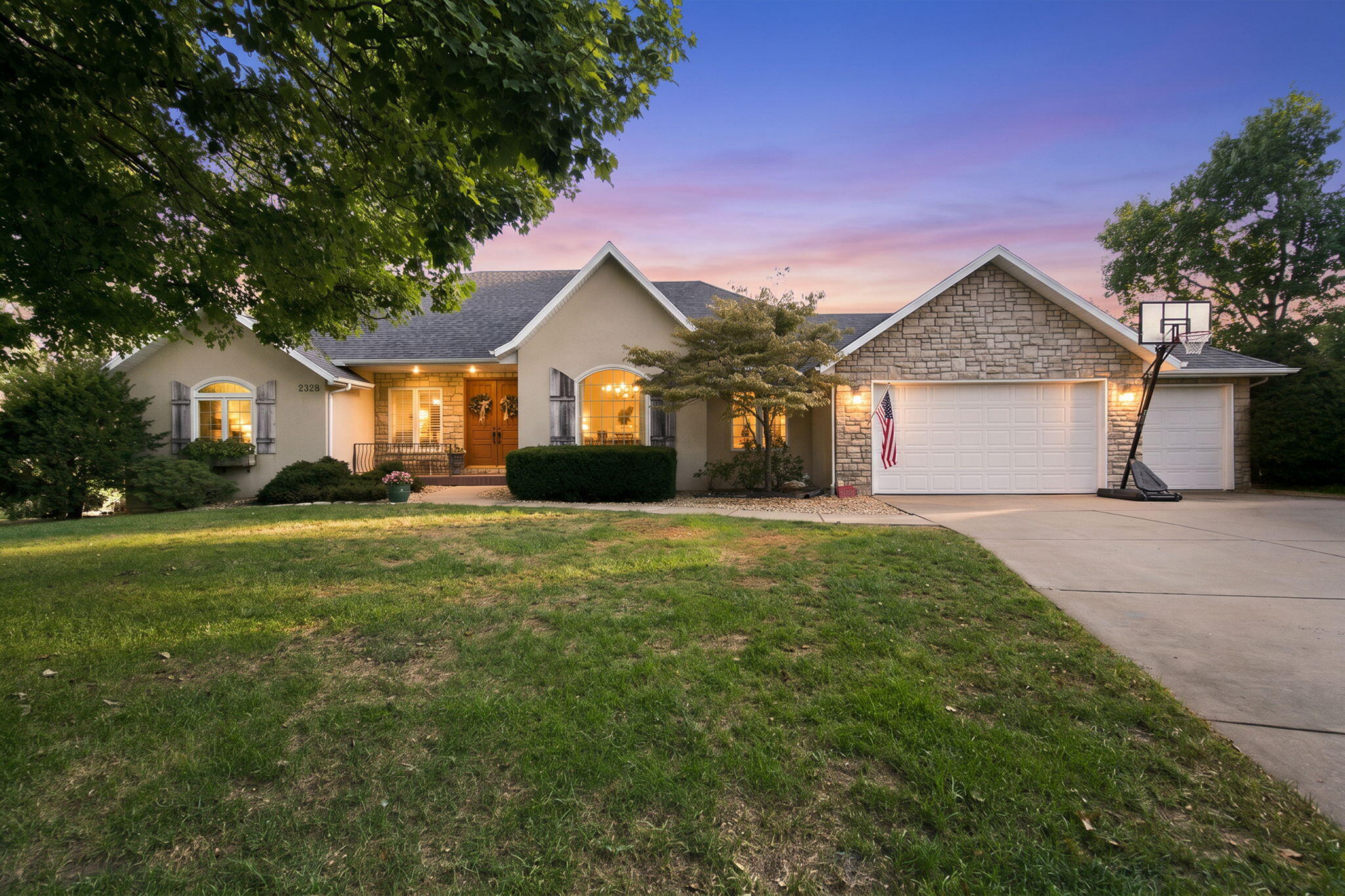 2328 South Wind Rose Place Property Photo 1