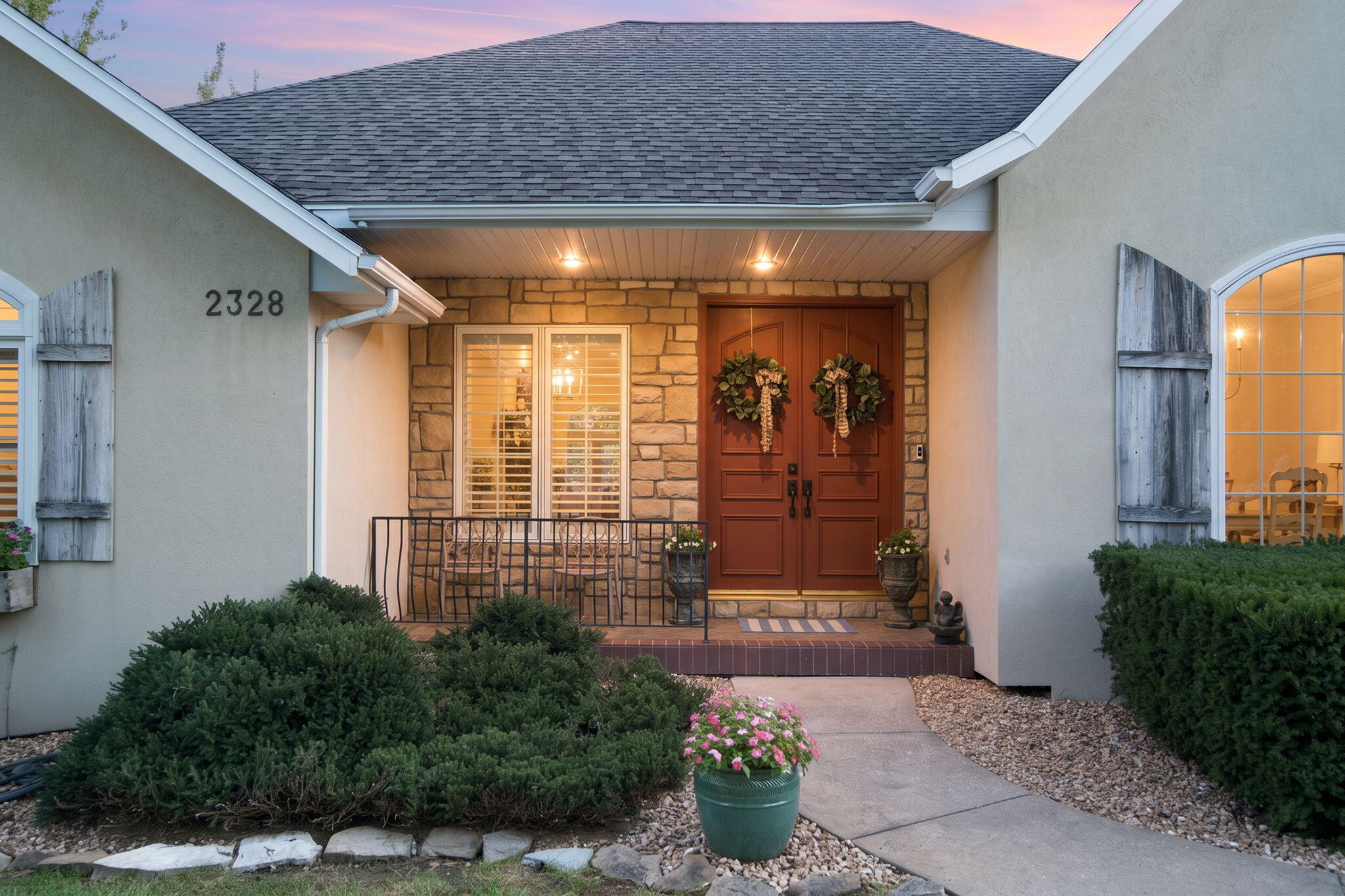 2328 South Wind Rose Place Property Photo 6