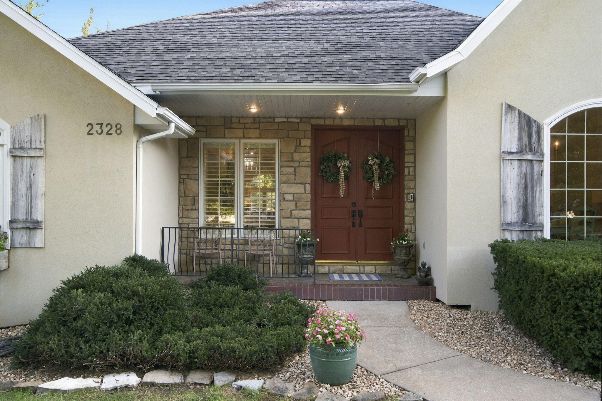 2328 South Wind Rose Place Property Photo 10