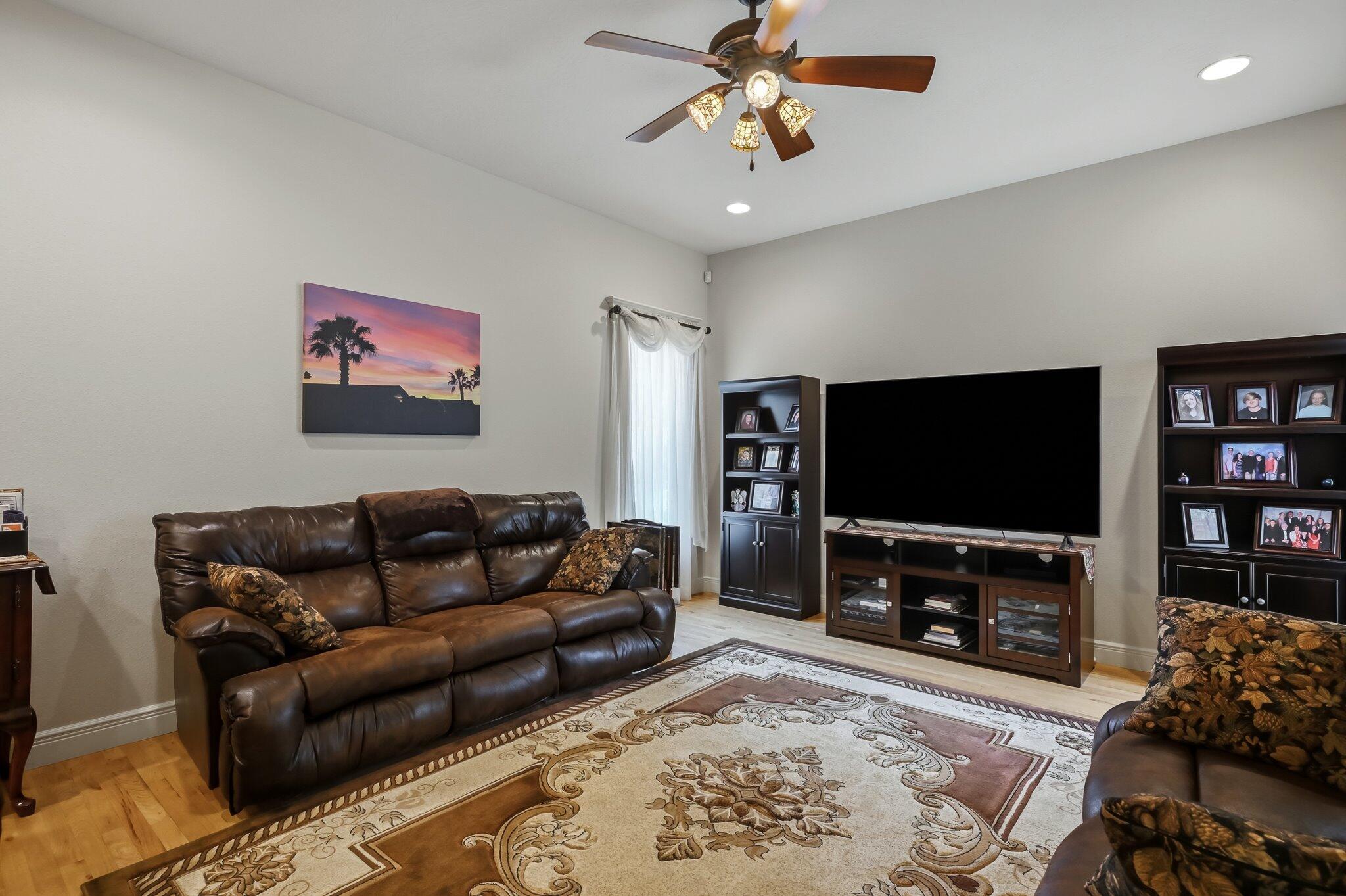 1272 Hayden Court East Property Photo 15