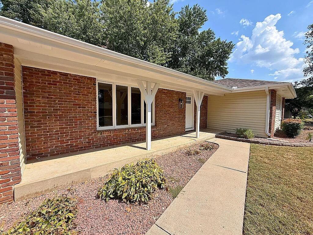 1527 East Hanover Street Property Photo 3