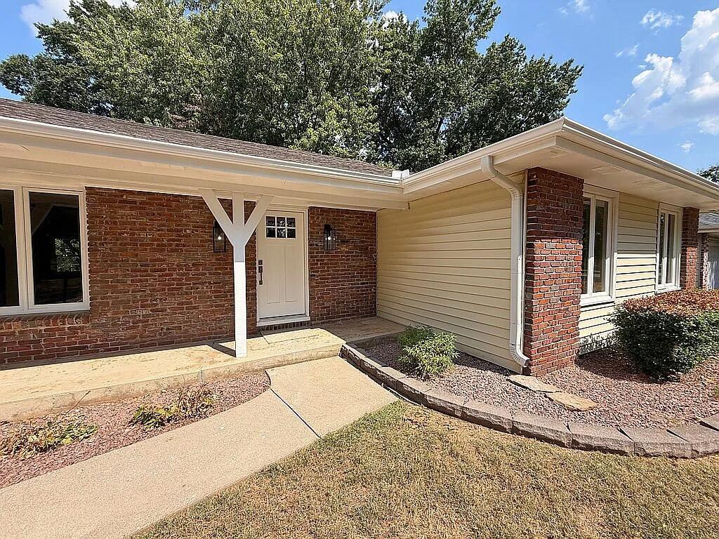 1527 East Hanover Street Property Photo 4