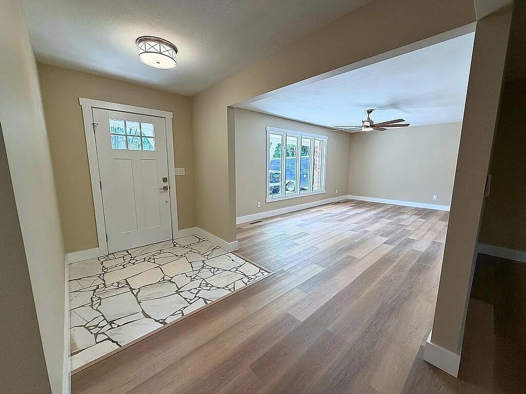 1527 East Hanover Street Property Photo 5