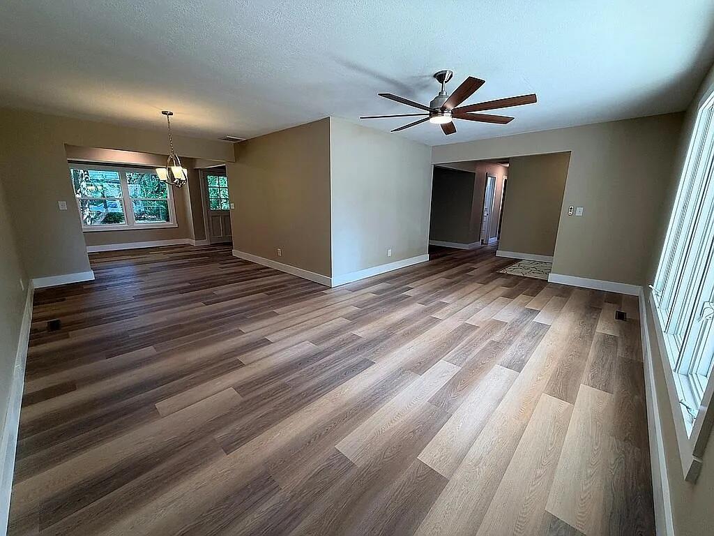 1527 East Hanover Street Property Photo 6