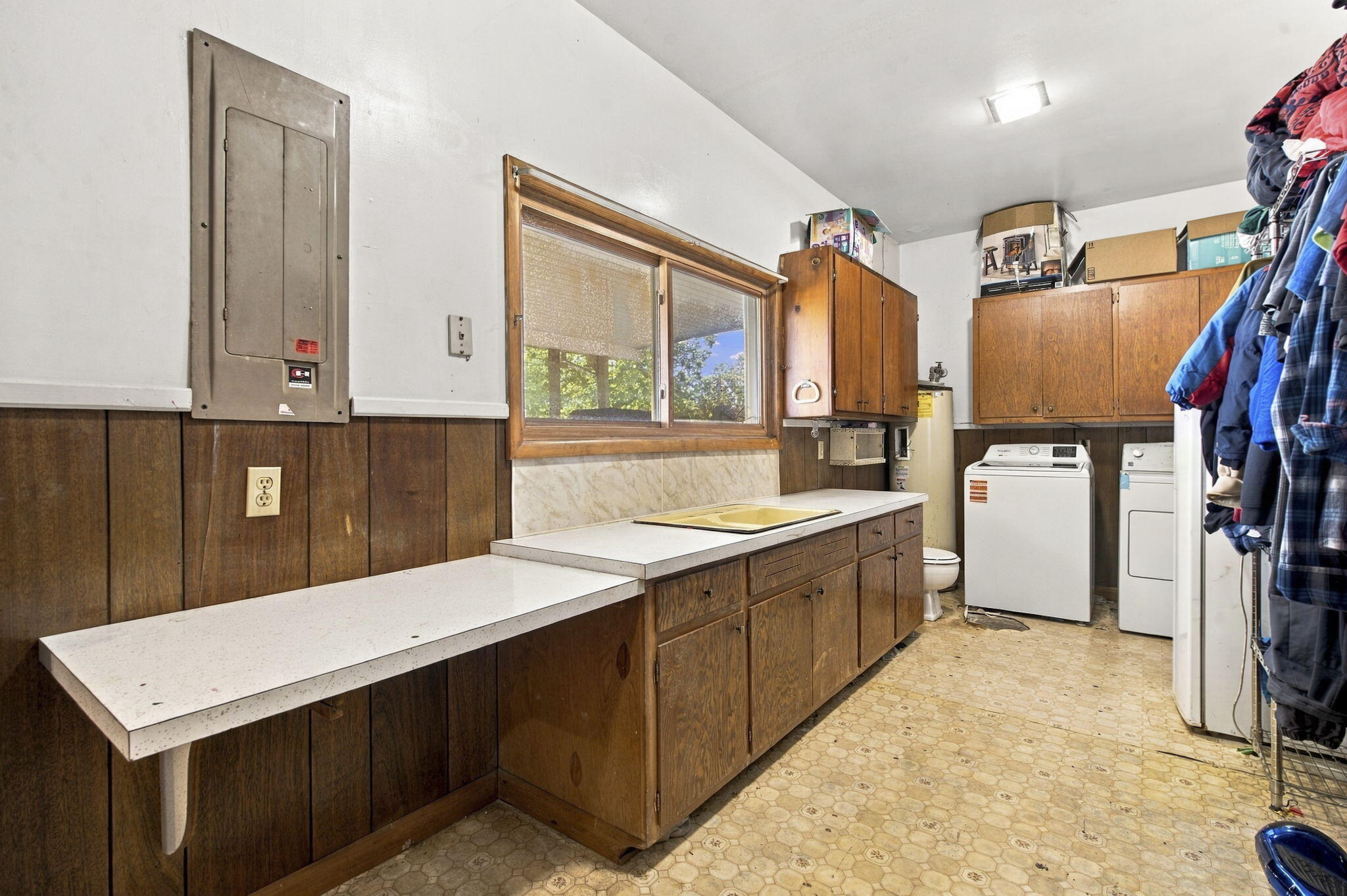712 Agnes Street Property Photo 22