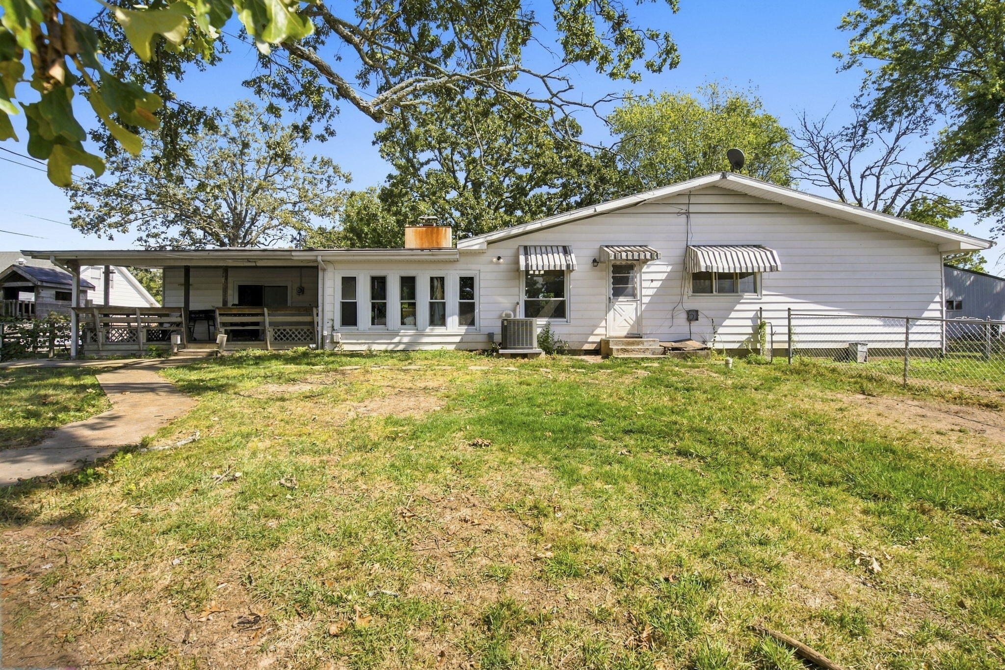 712 Agnes Street Property Photo 24