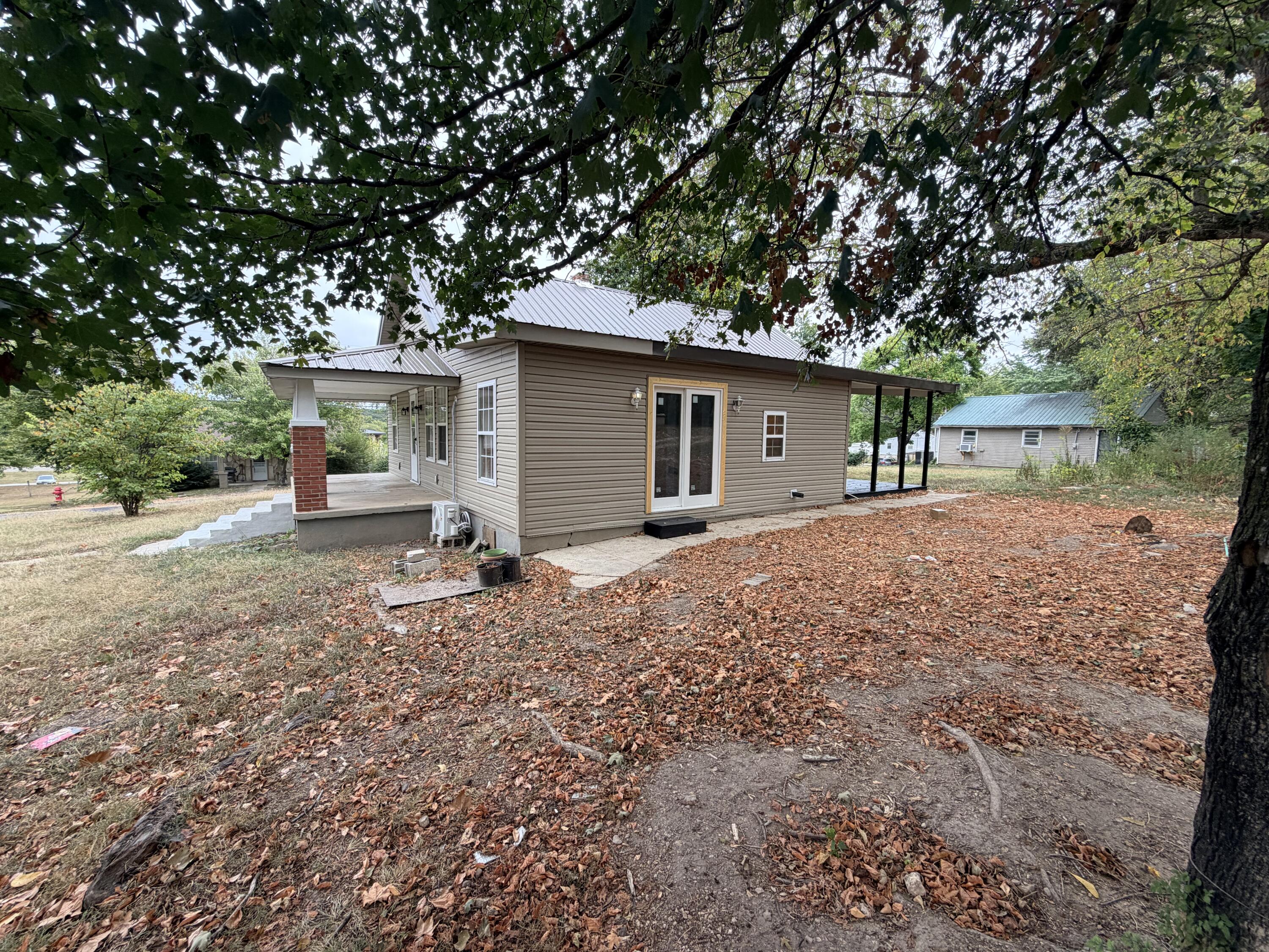 204 East Simpson Street Property Photo 2