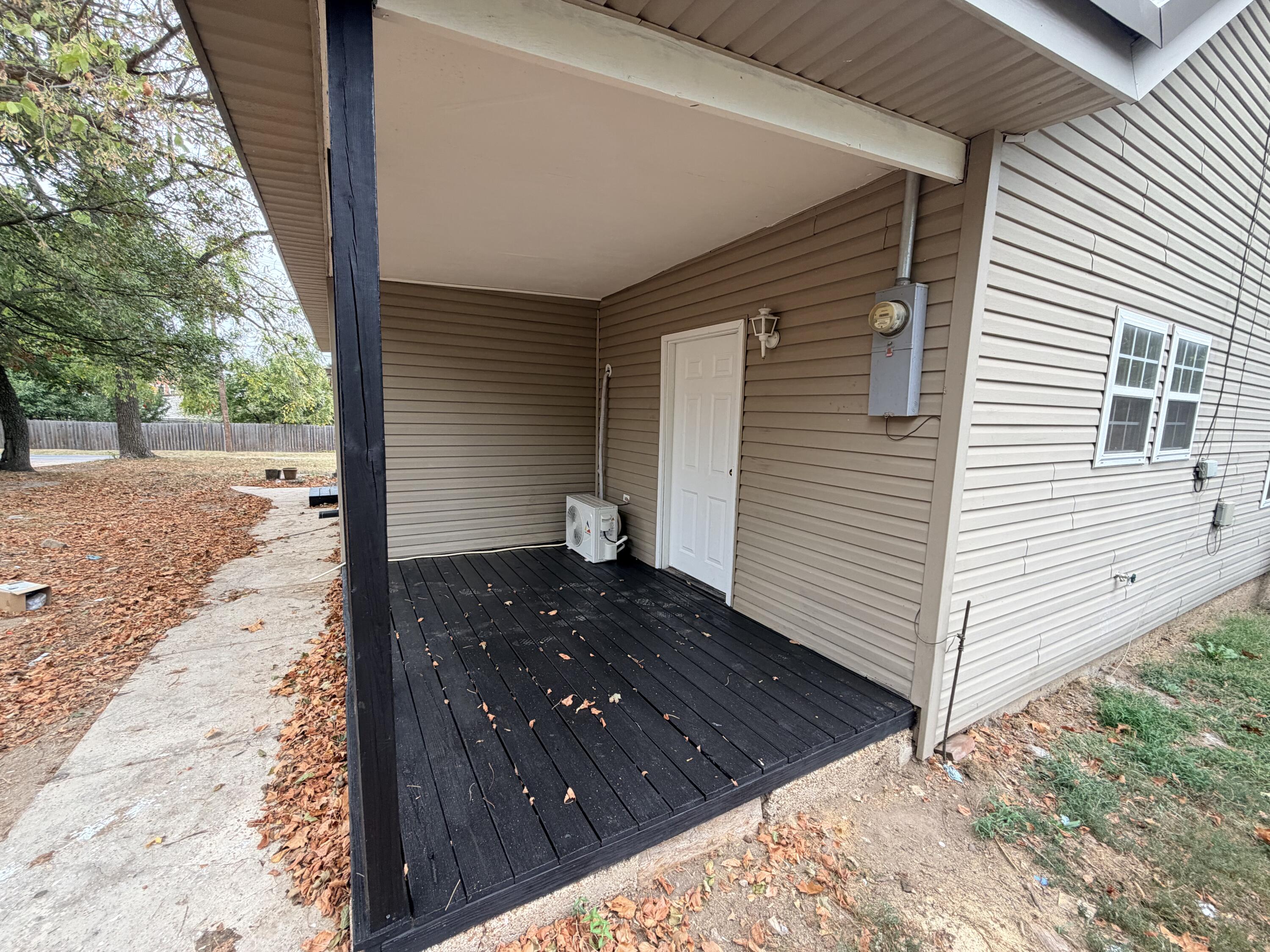 204 East Simpson Street Property Photo 3