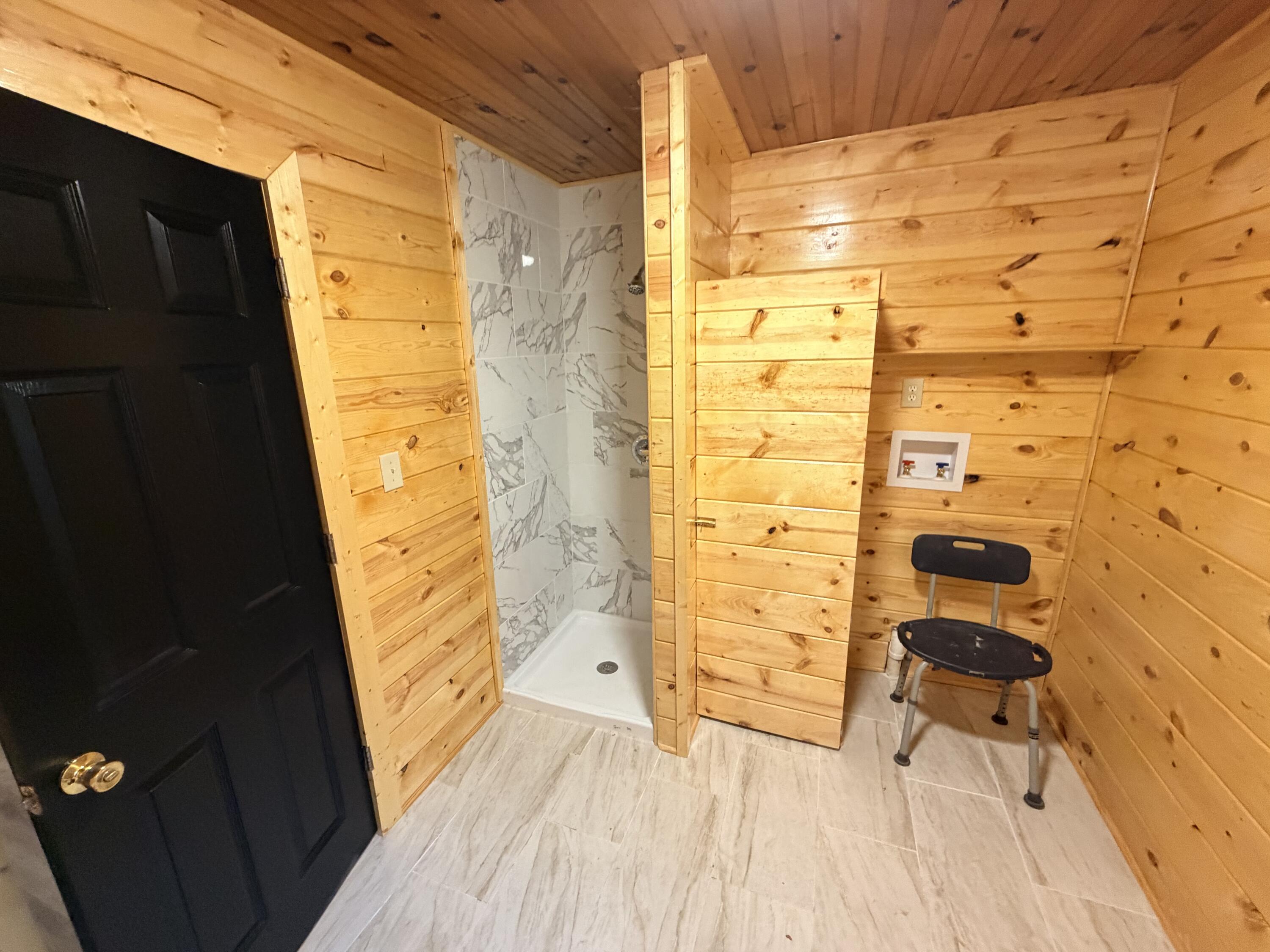 204 East Simpson Street Property Photo 9