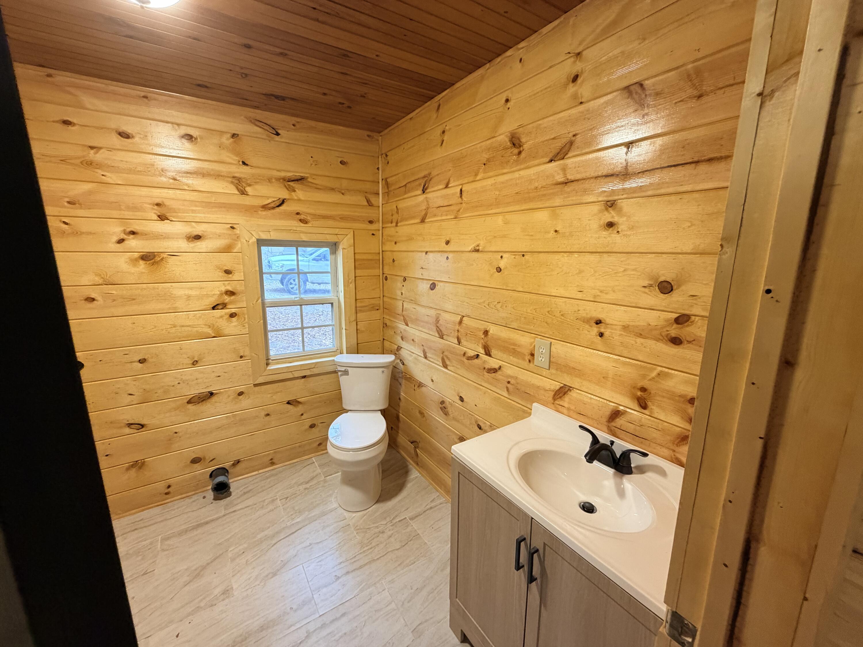 204 East Simpson Street Property Photo 11