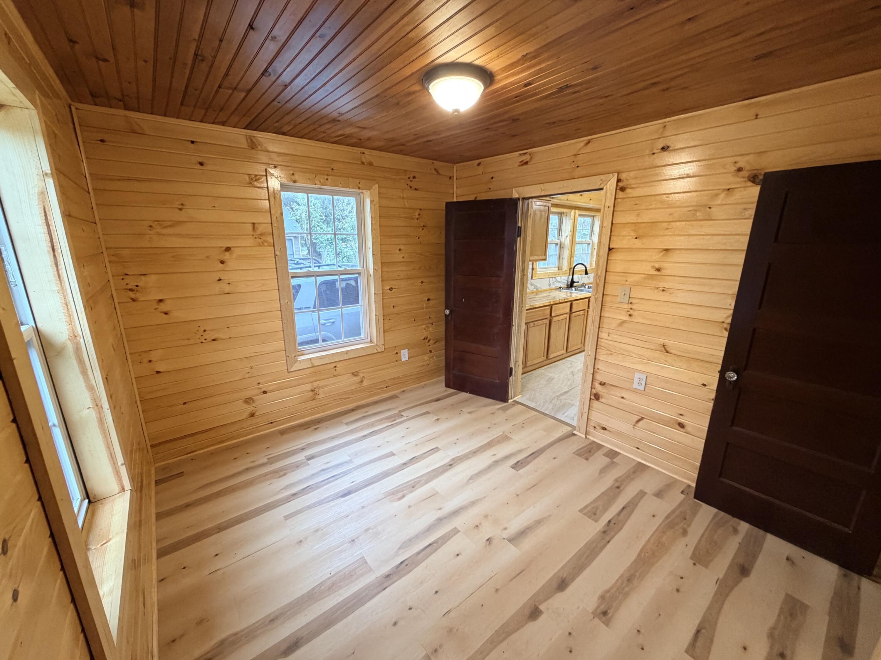 204 East Simpson Street Property Photo 13