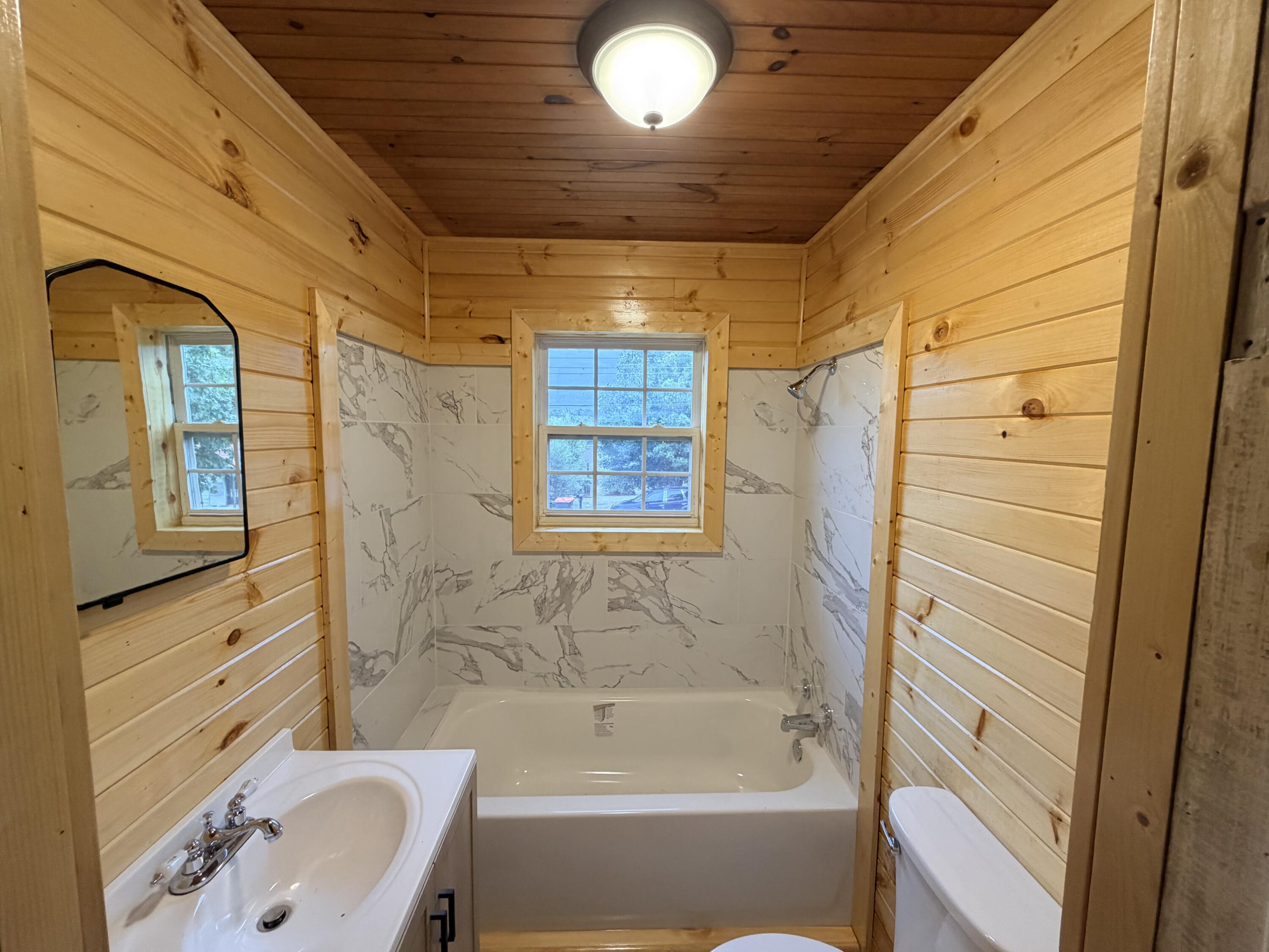 204 East Simpson Street Property Photo 14