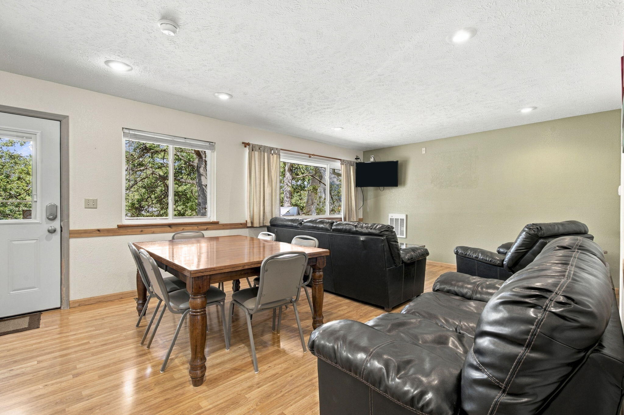 152 & 154 Deep Water Circle Property Photo 4